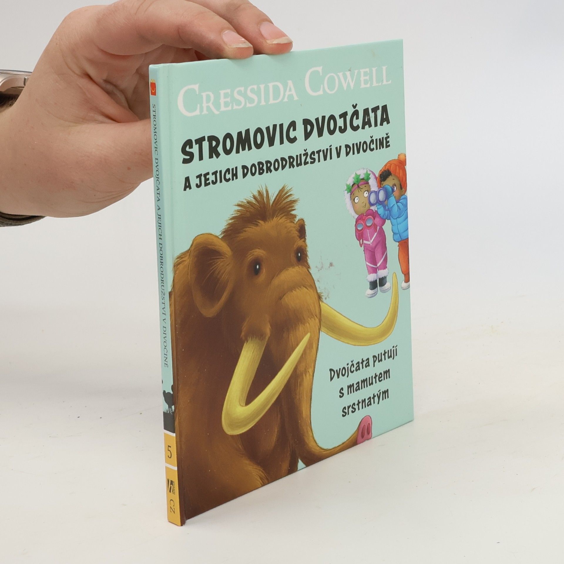 Stromovic dvojčata a jejich dobrodružství v divočině. Dvojčata putují s mamutem srstnatým