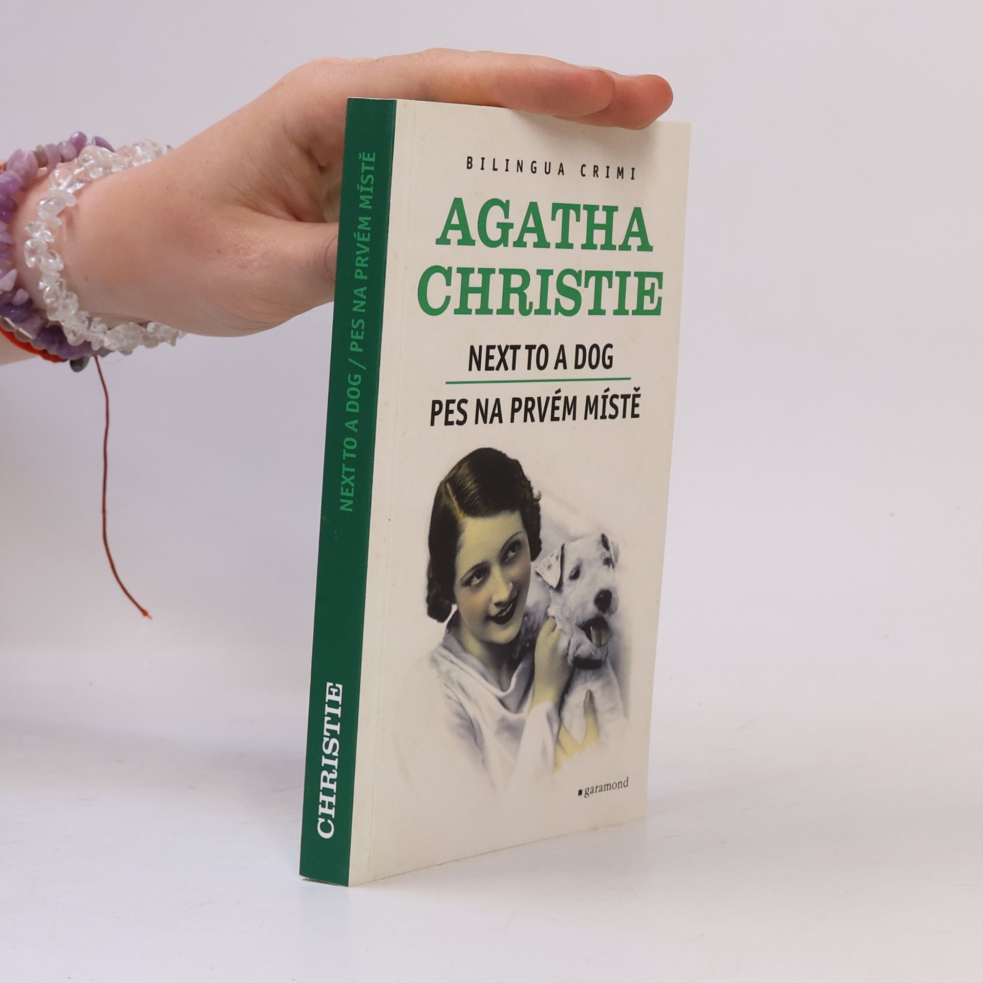 Agatha Christie Next To a Dog. Pes na prvém místě