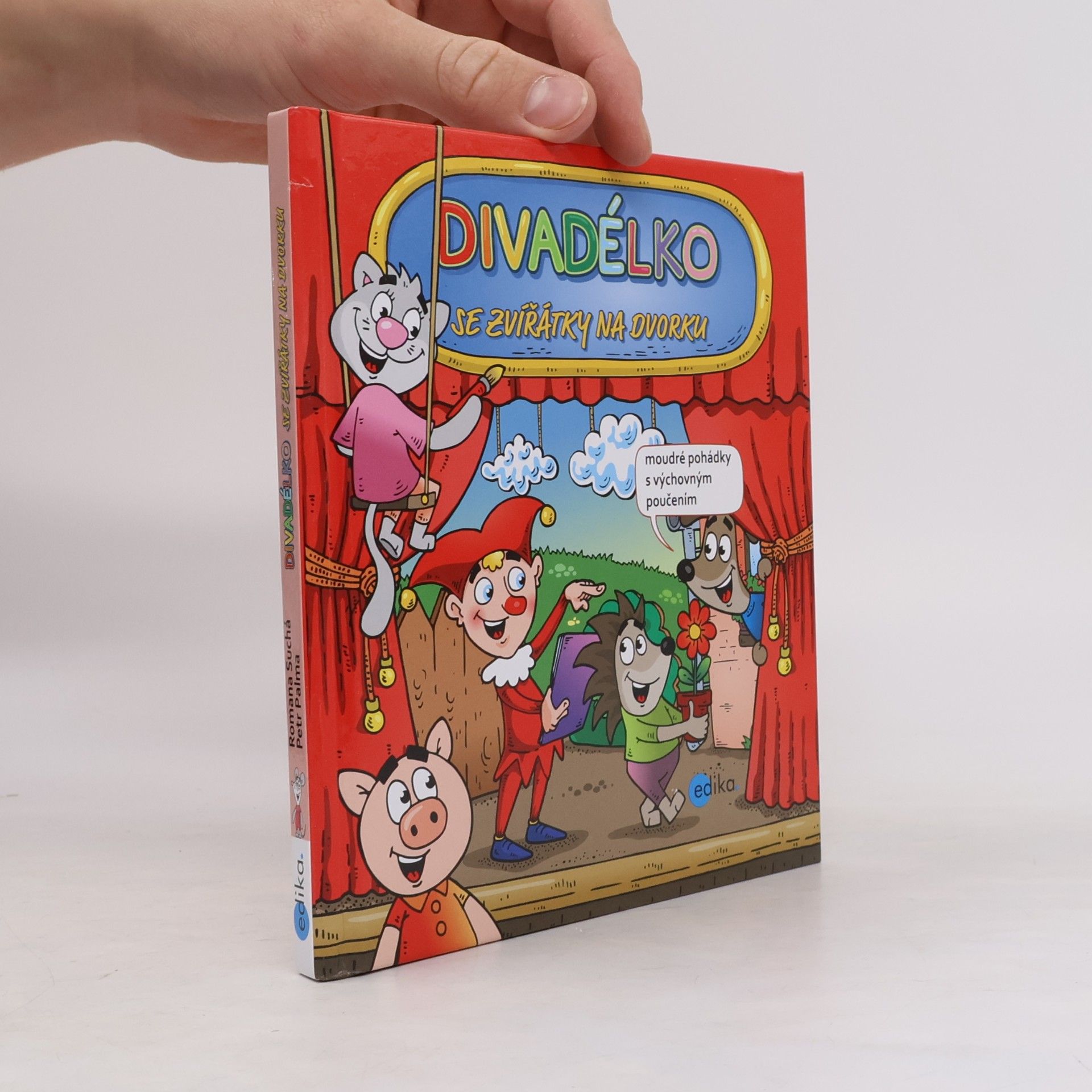 Divadélko se zvířátky na dvorku