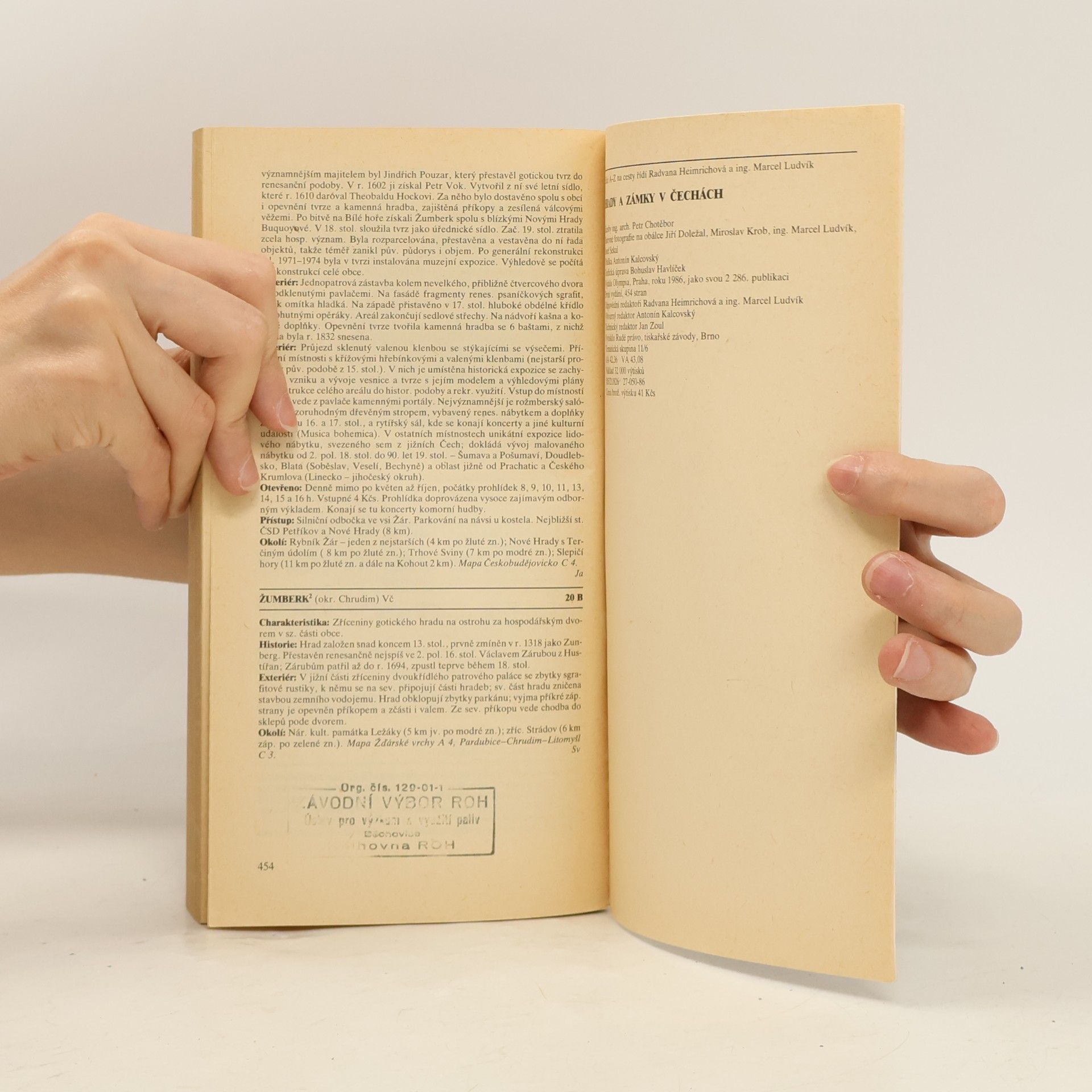 Auteurscollectief Hrady a zámky v Čechách. A-Z na cesty
