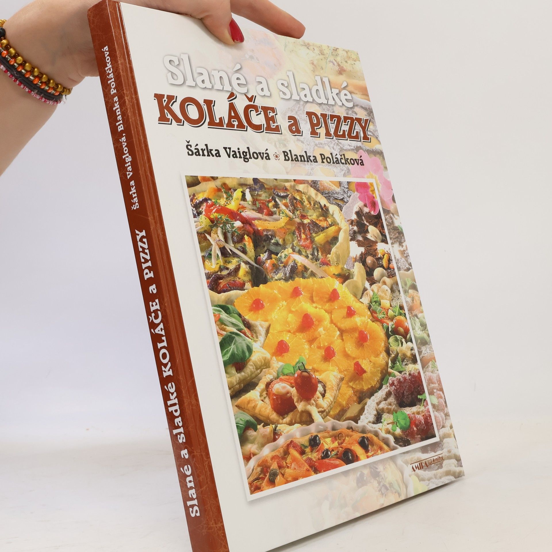 Slané a sladké koláče a pizzy