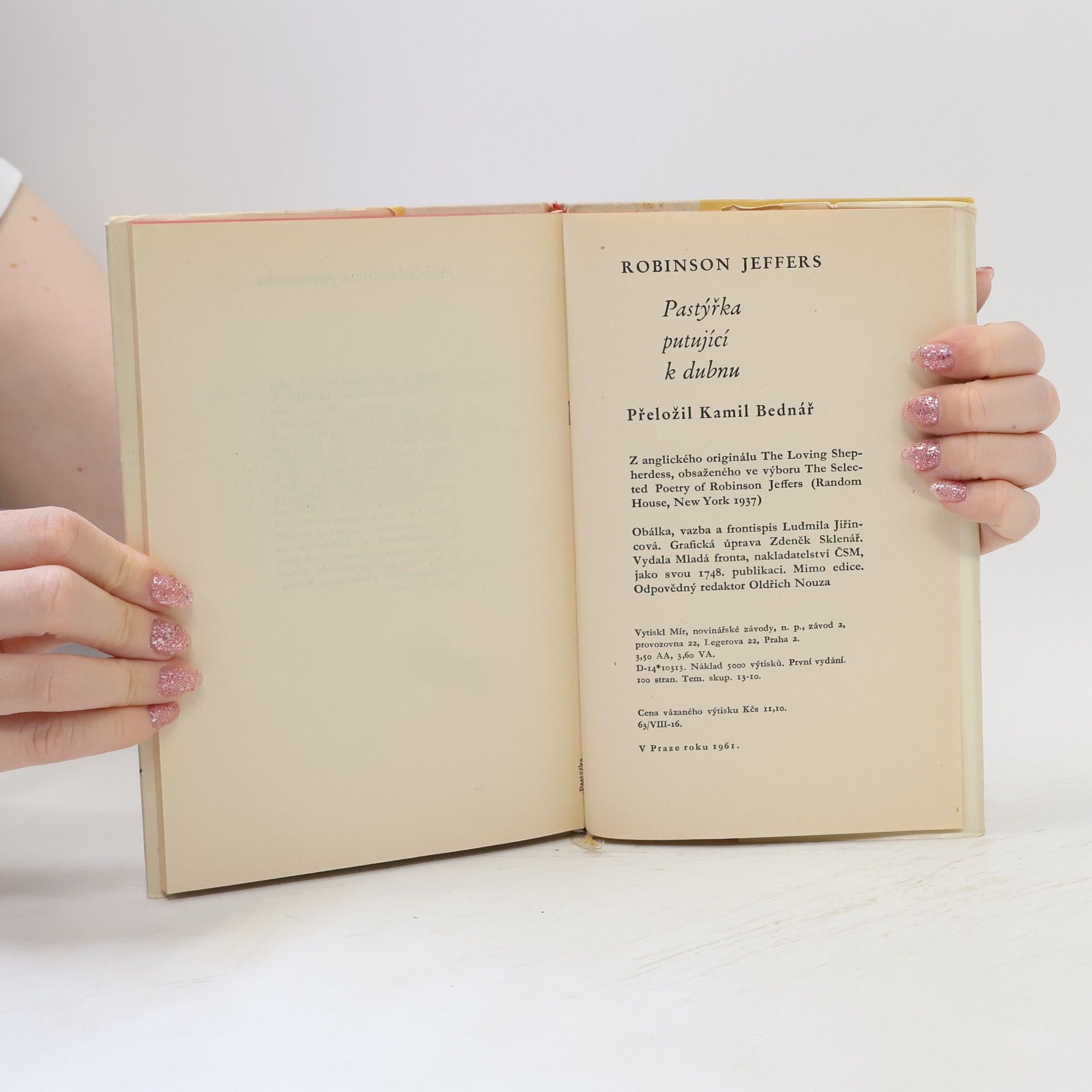 Robinson Jeffers Pastýřka putující k dubnu