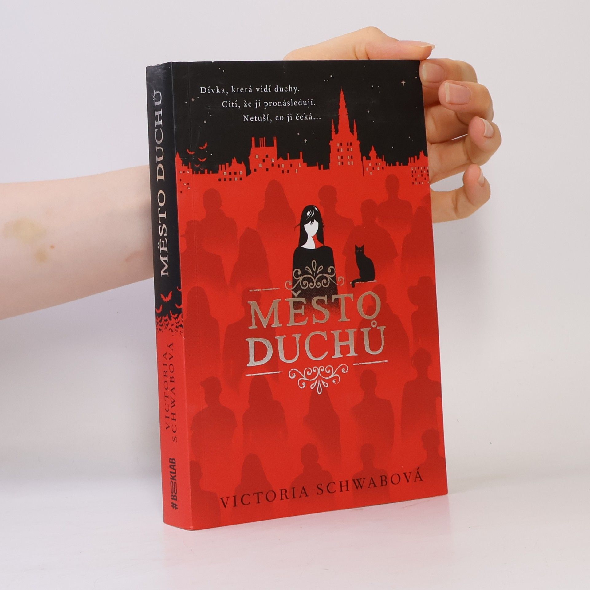 Victoria Schwab Město duchů