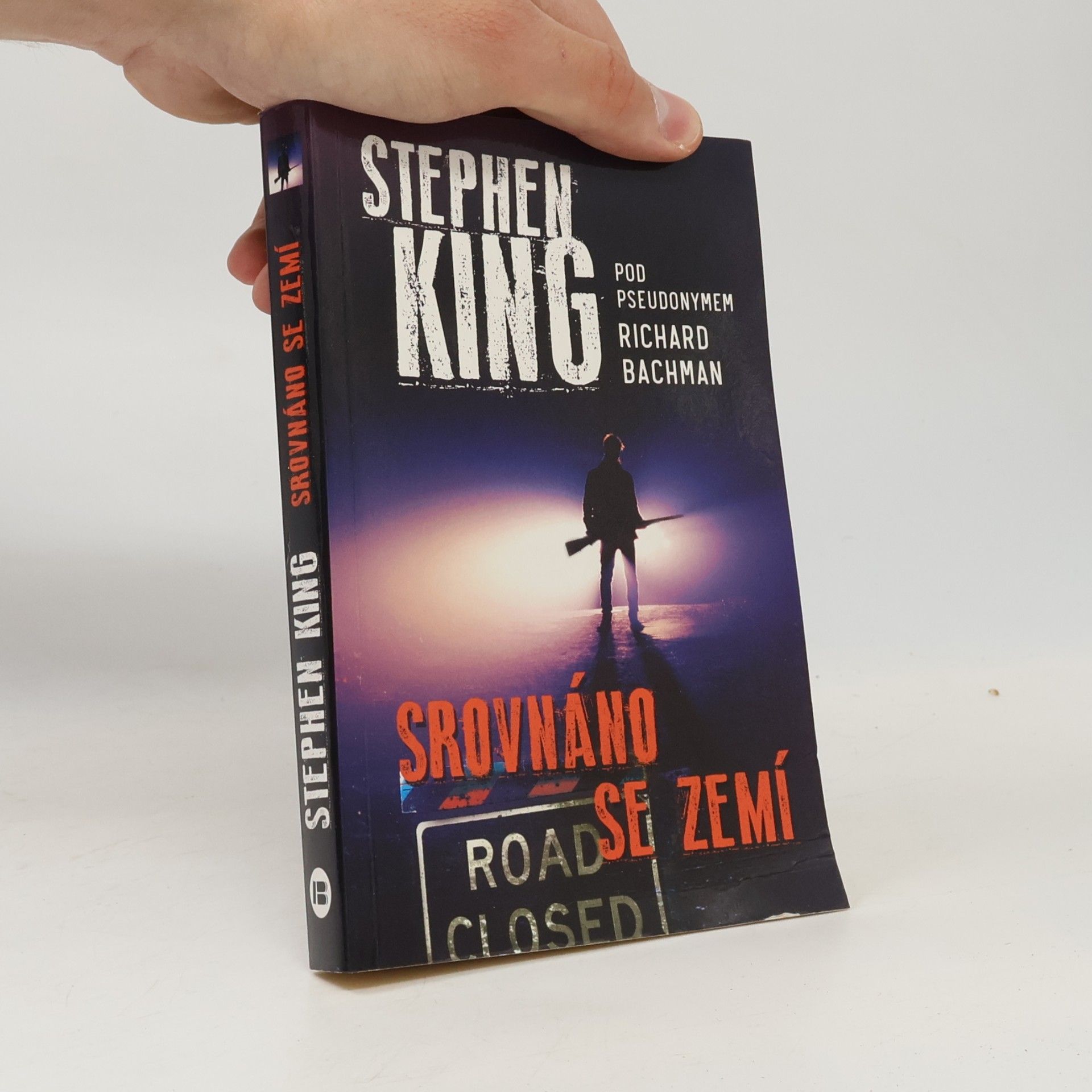 Stephen King Srovnáno se zemí