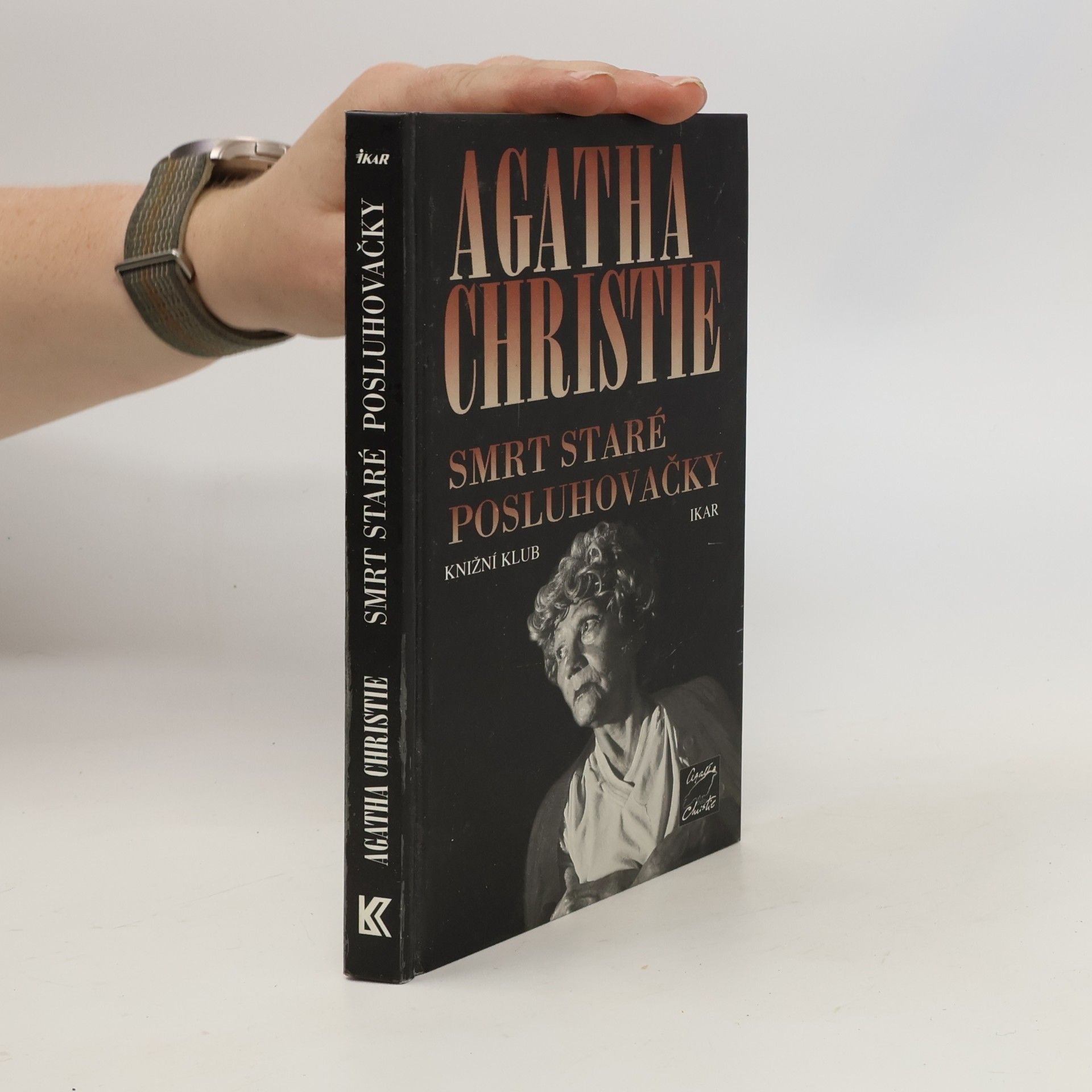 Agatha Christie Smrt staré posluhovačky