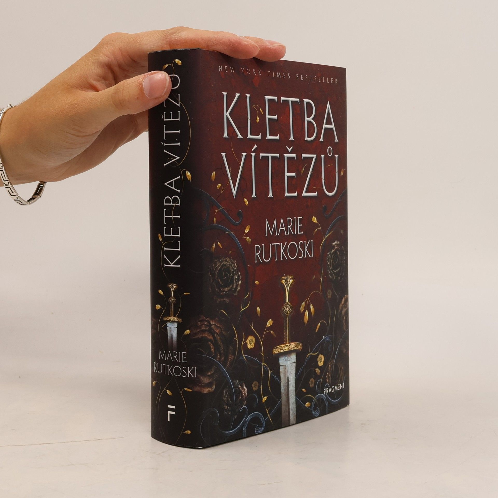 Marie Rutkoski Kletba vítězů