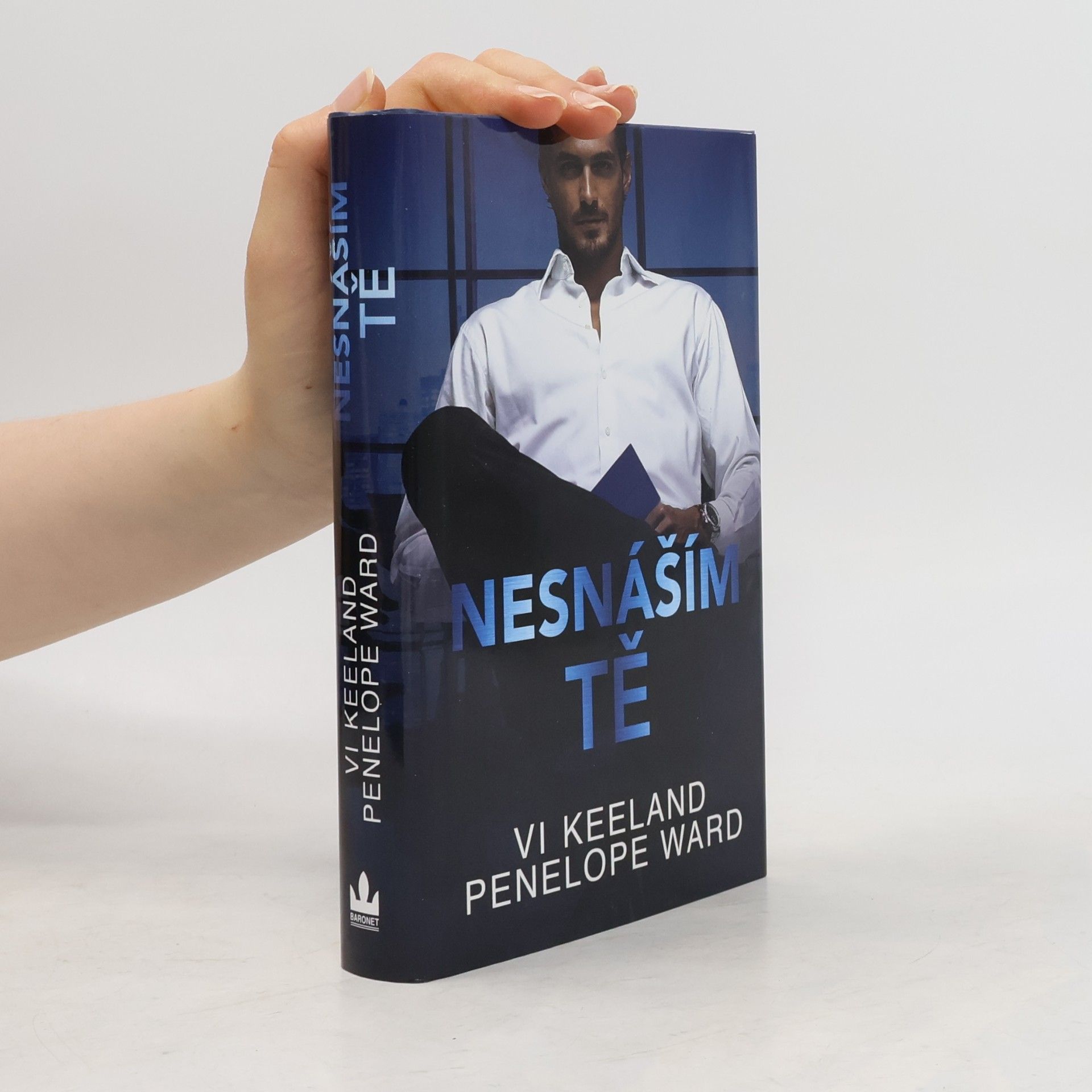 Vi Keeland Nesnáším tě