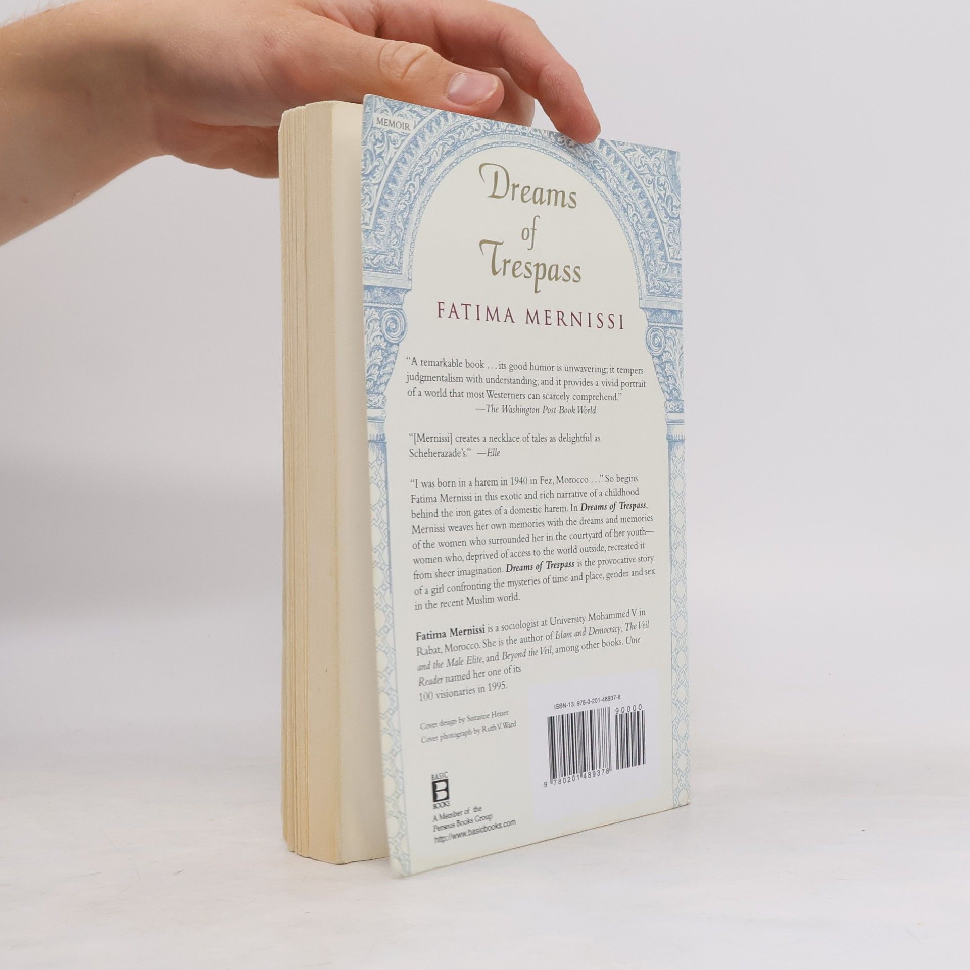 Fátima Mernissiová Dreams of Trespass: Tales of a Harem Girlhood