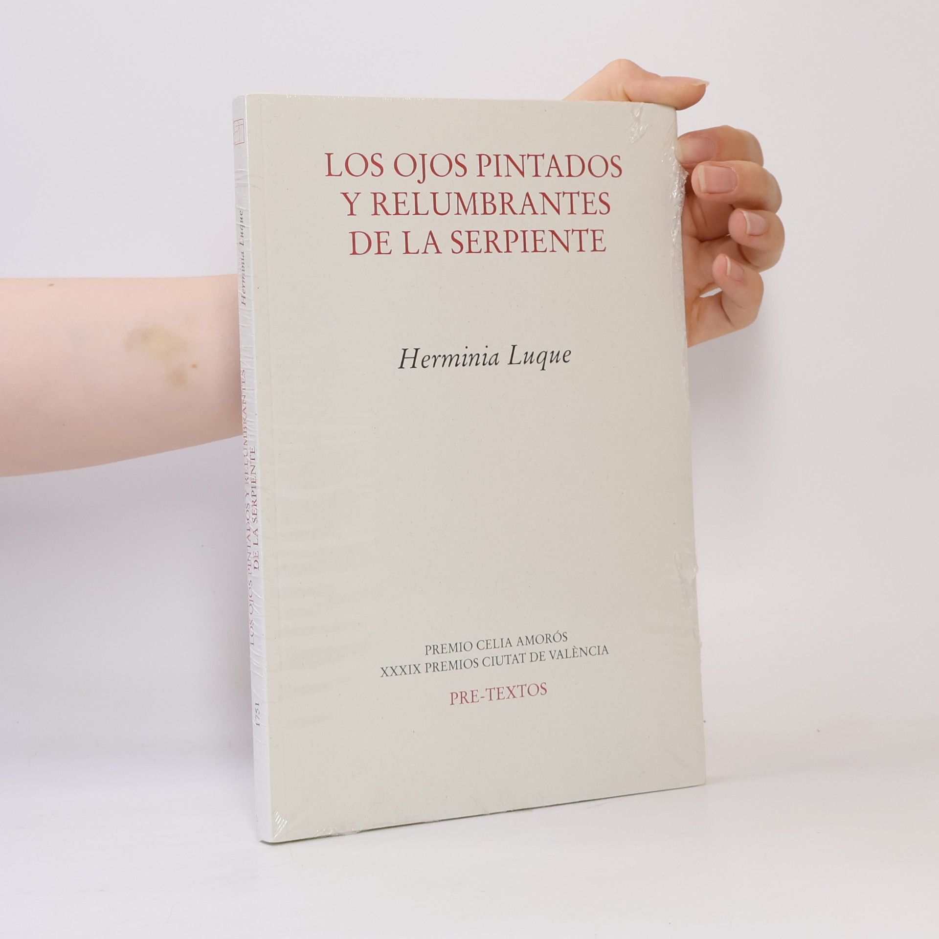 Herminia Luque Los ojos pintados y relumbrantes de la serpiente