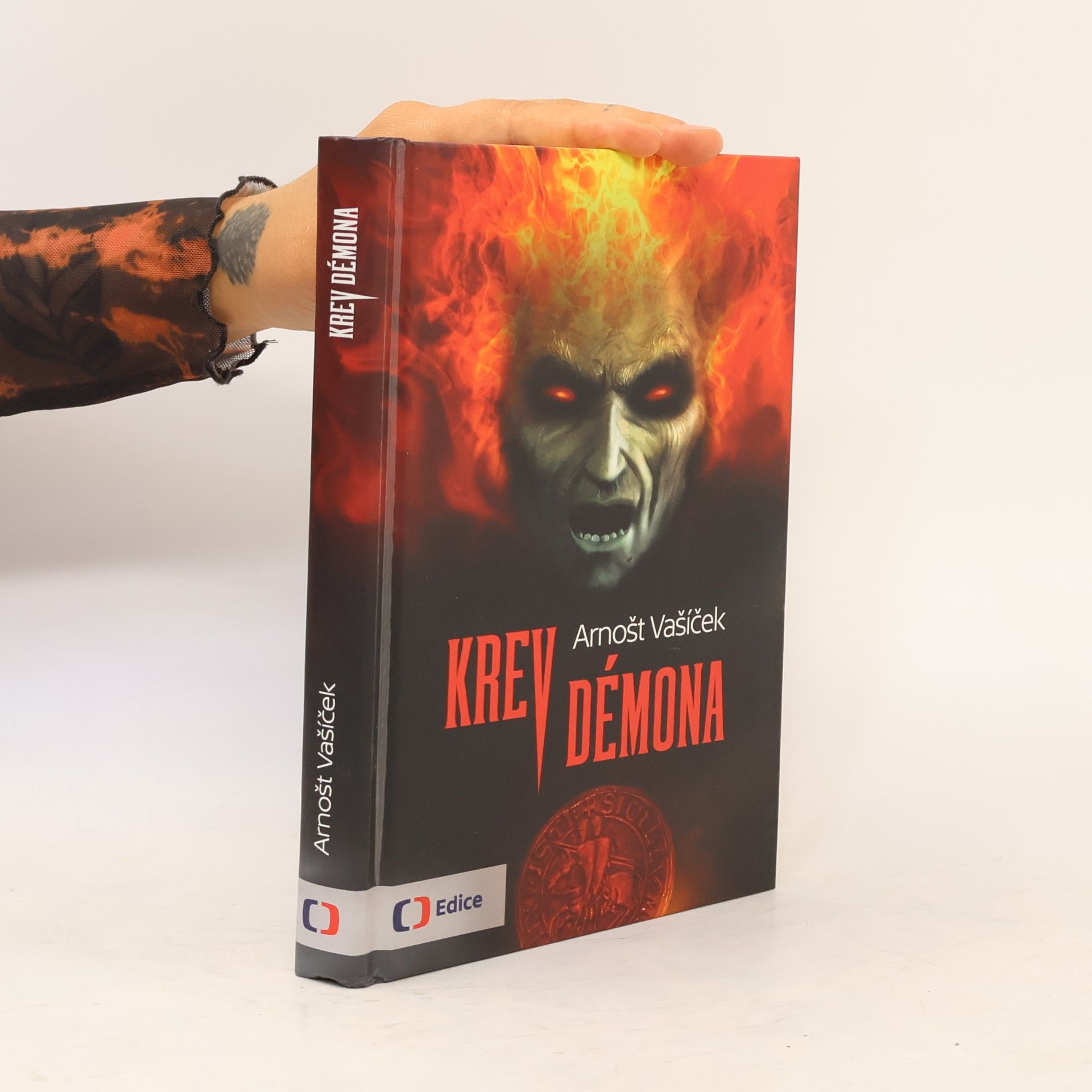 Arnošt Vašíček Krev démona - Thriller s děsivým historickým tajemstvím