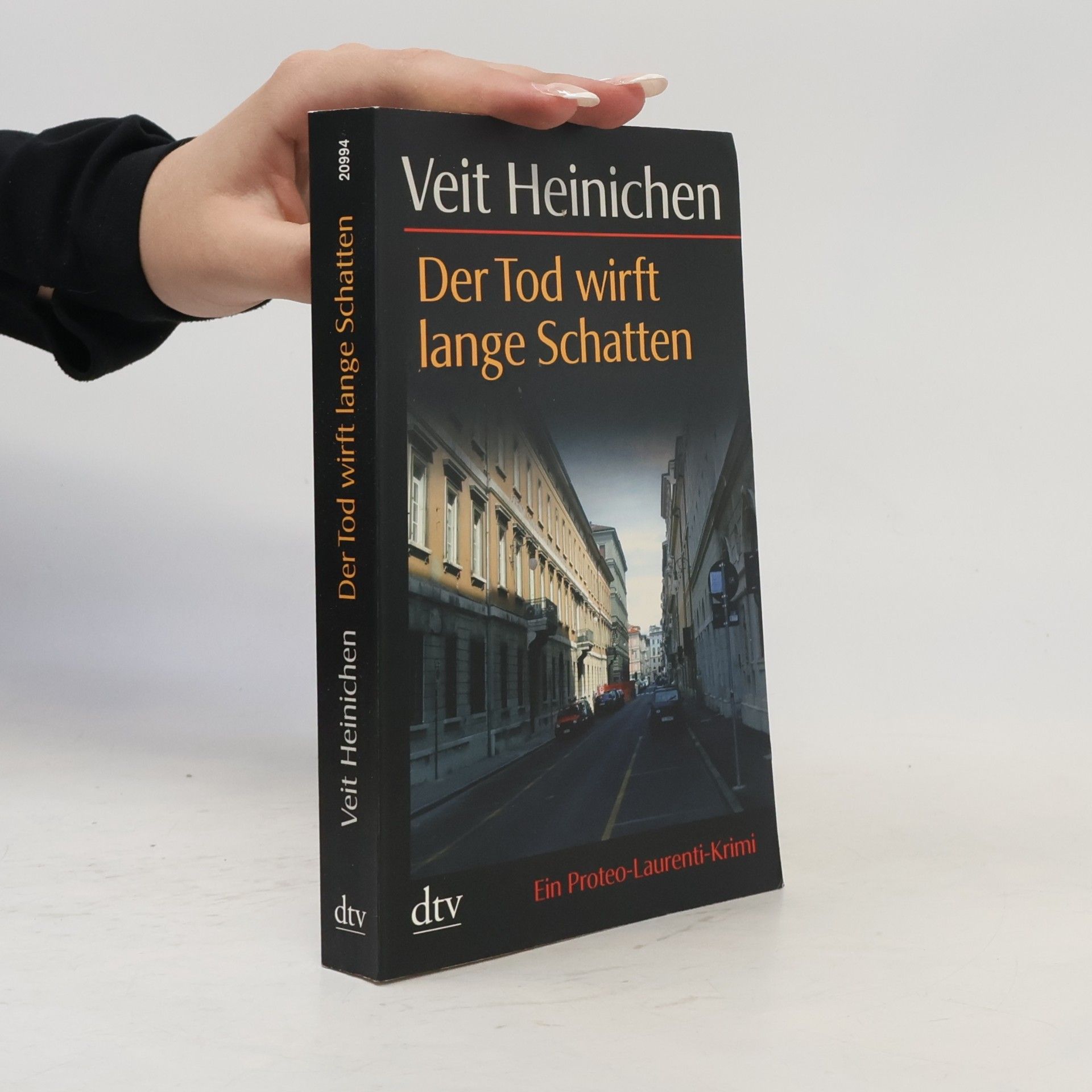 Veit Heinichen Der Tod wirft lange Schatten