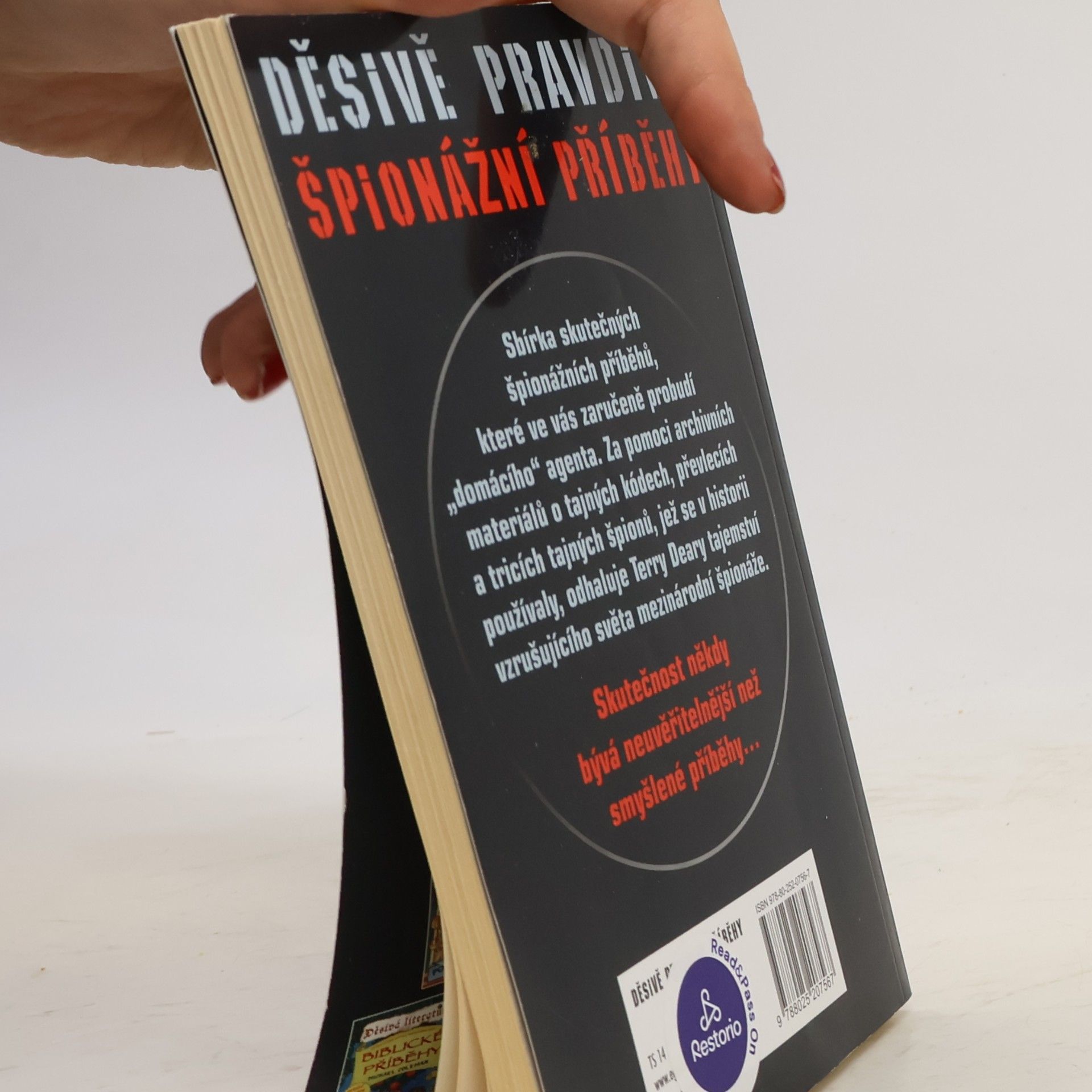 Terry Deary Děsivě pravdivé špionážní příběhy