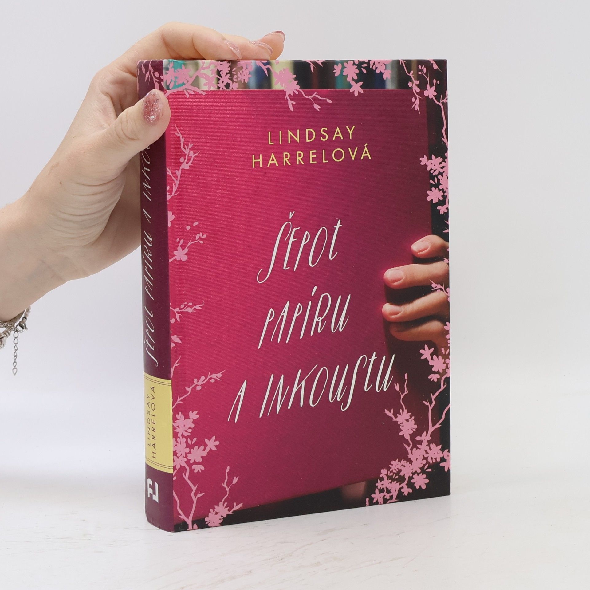 Lindsay Harrel Šepot papíru a inkoustu
