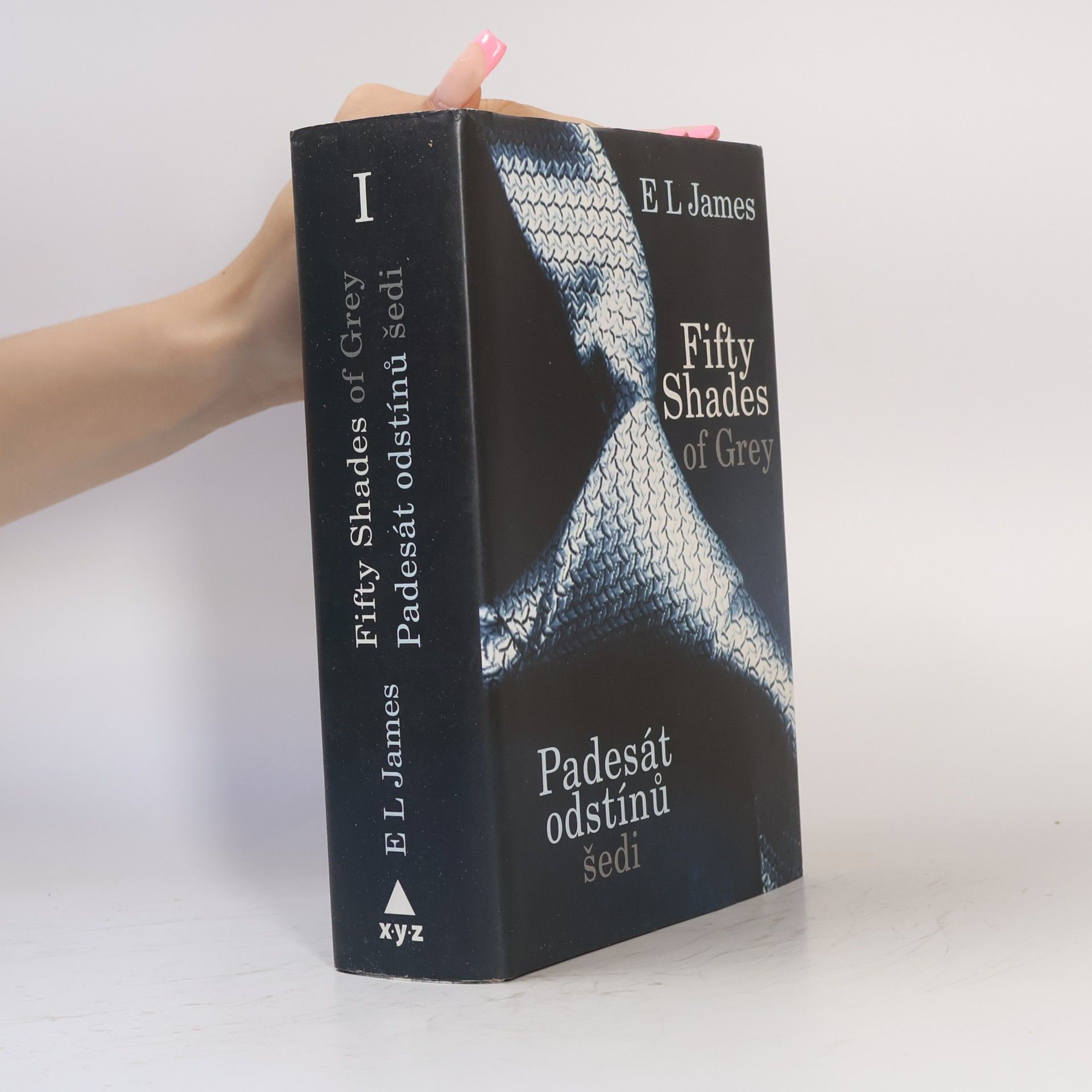 E. L. James Padesát odstínů šedi