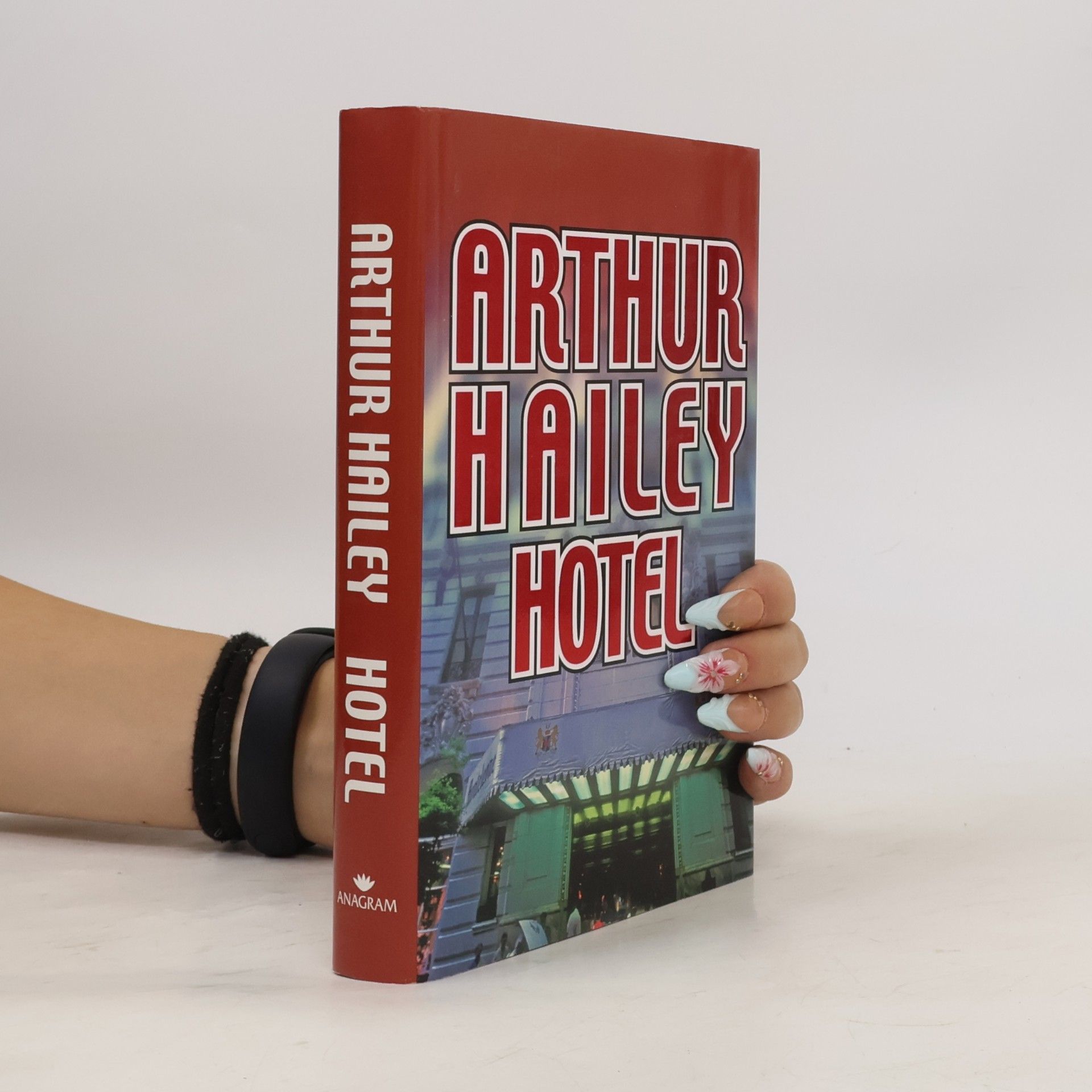 Arthur Hailey Hotel