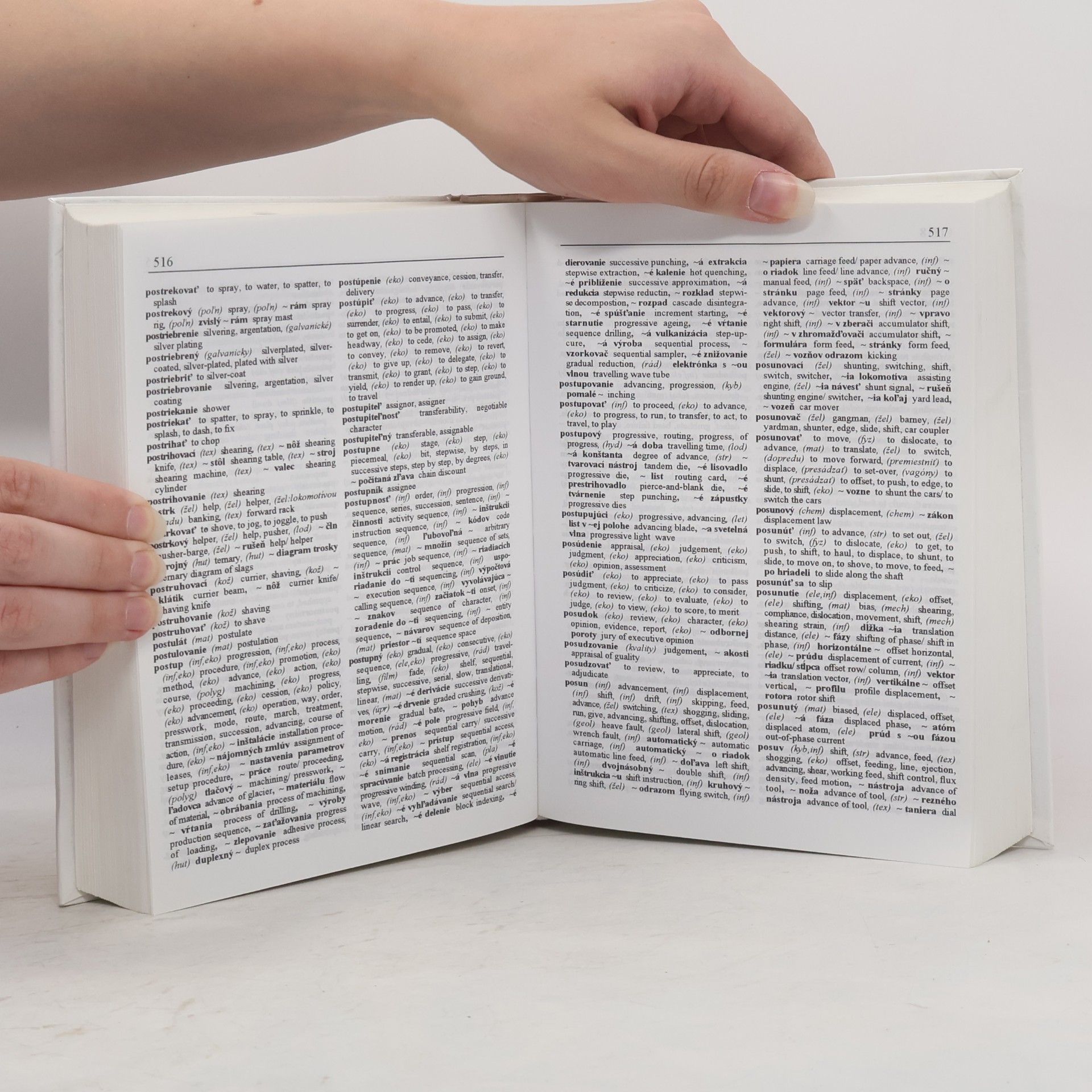 Aliberto Caforio Slovensko-anglický vedecko-technický slovník / Slovak-english technical dictionary