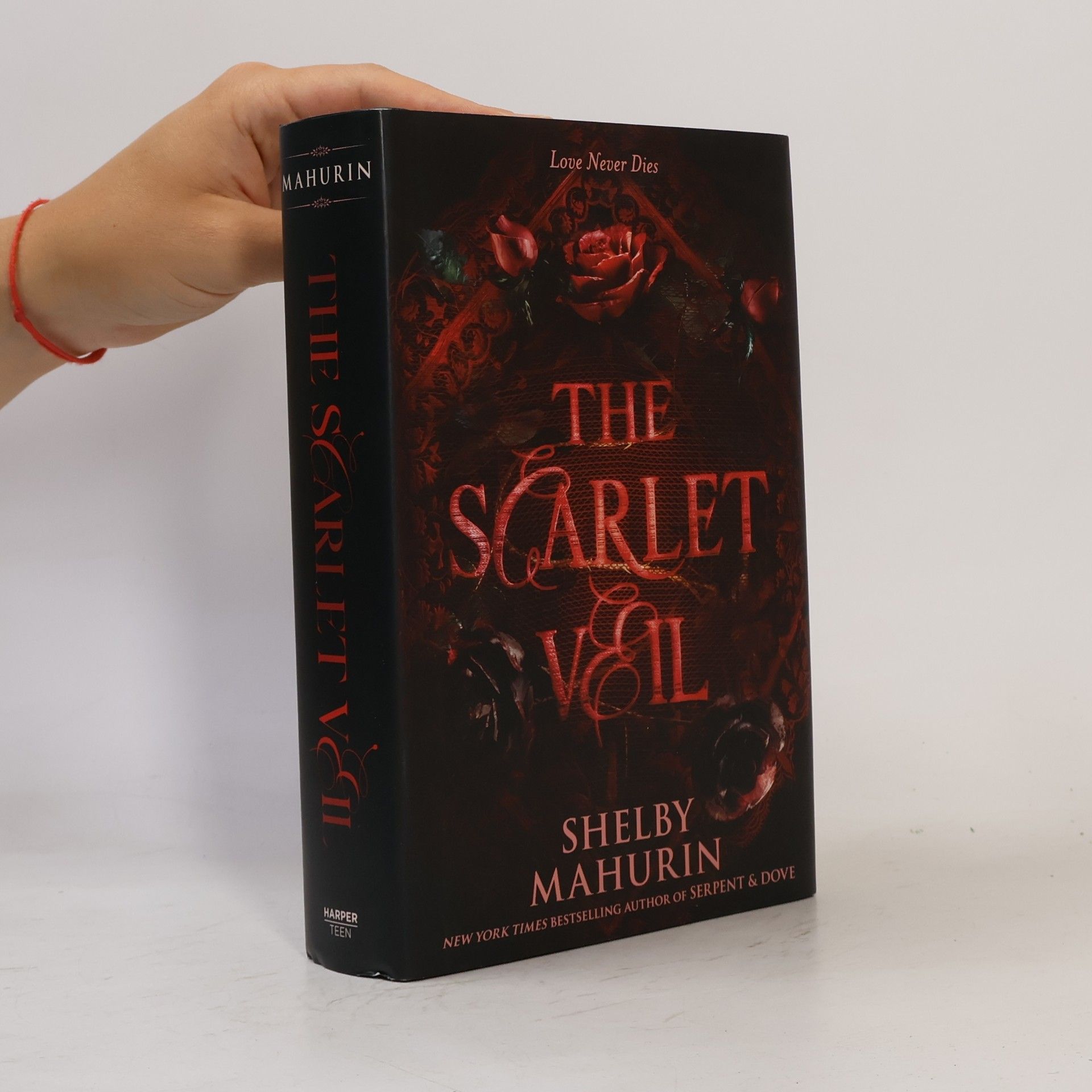 Shelby Mahurin The Scarlet Veil