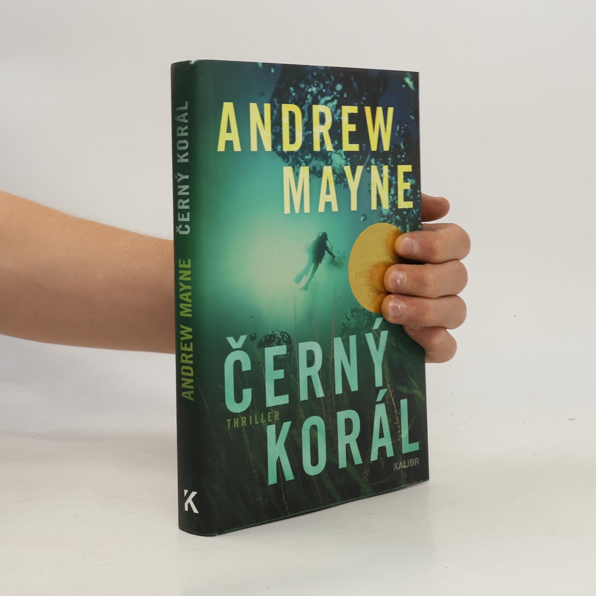 Andrew Mayne Černý korál