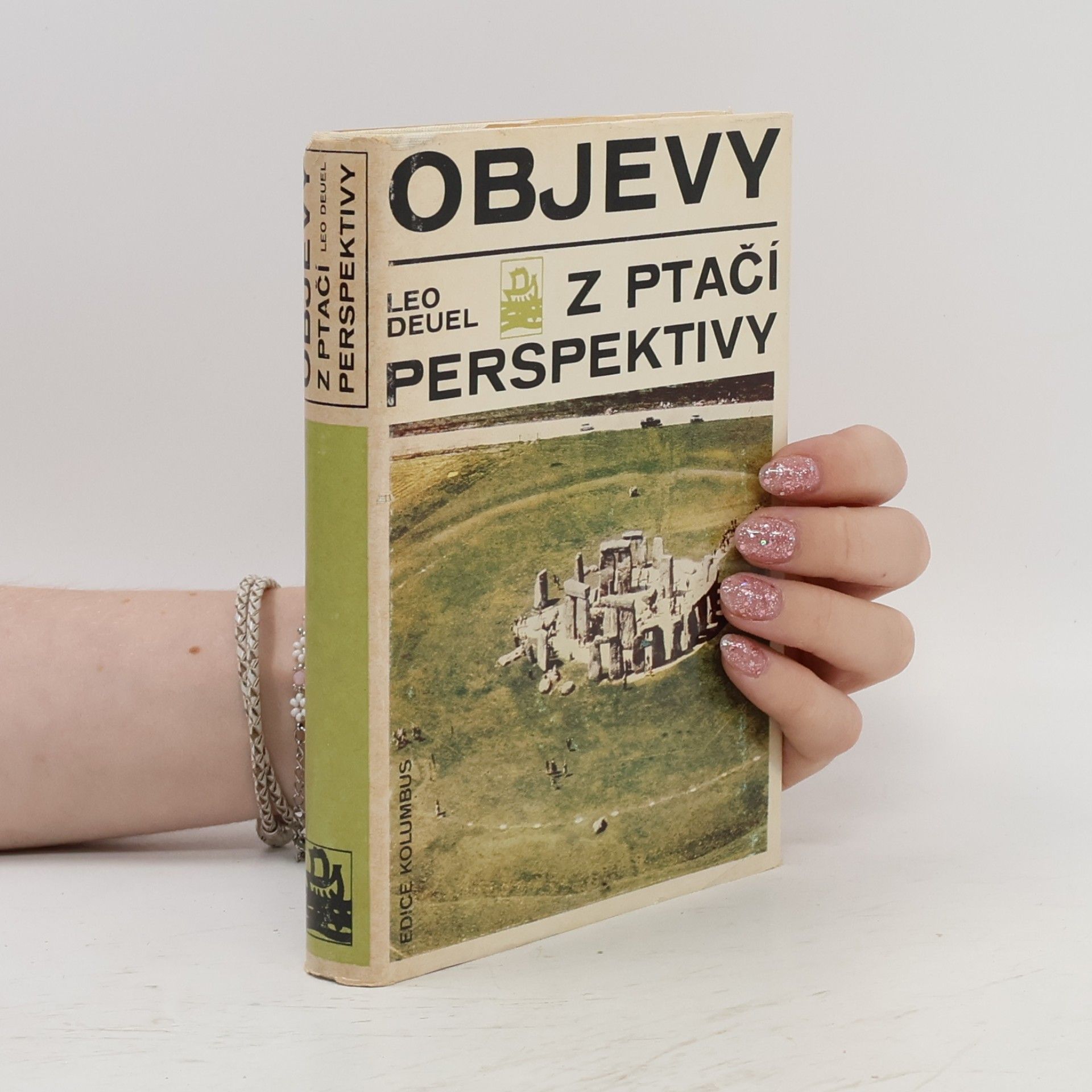 Leo Deuel Objevy z ptačí perspektivy