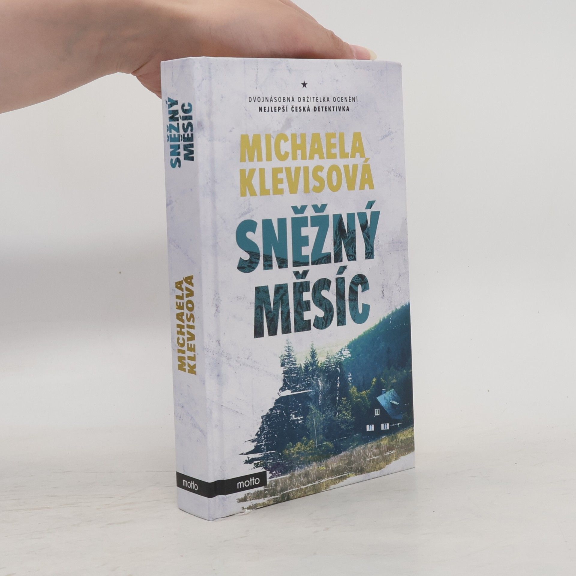 Michaela Klevisová Sněžný měsíc