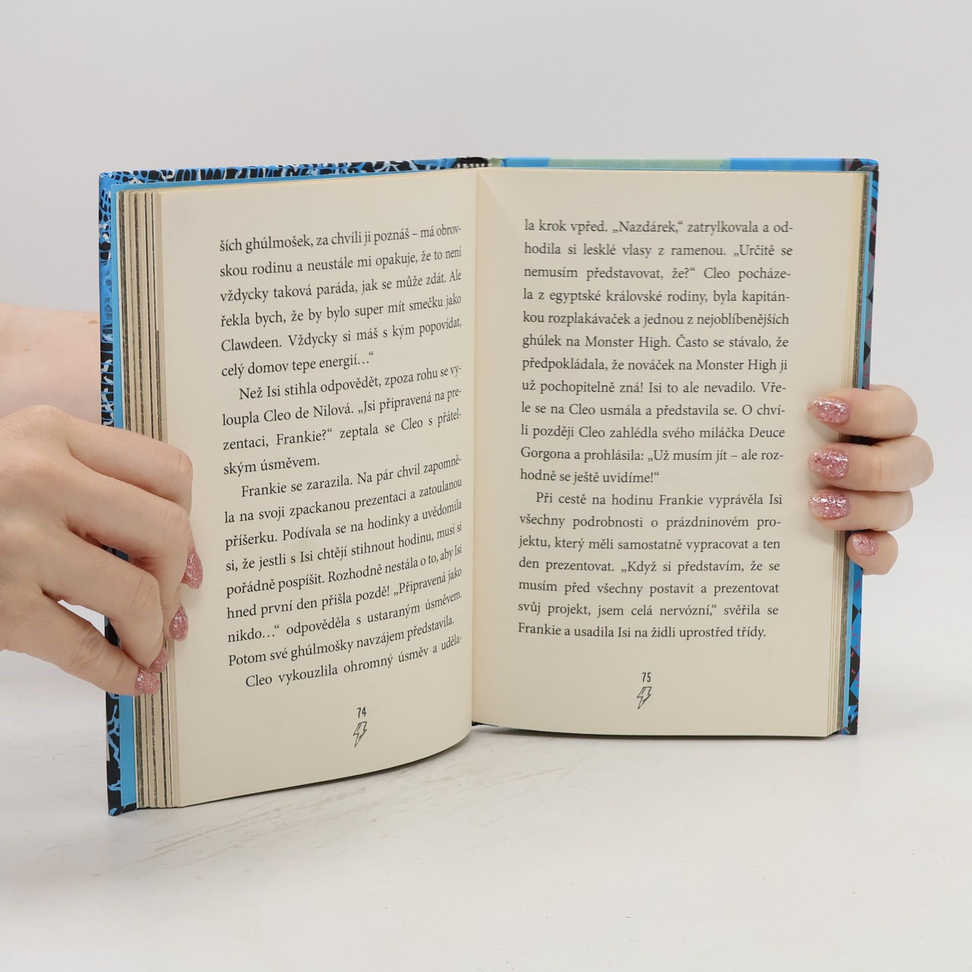 Nessi Monstrata Frankie Steinová a nová ghúlka ve škole