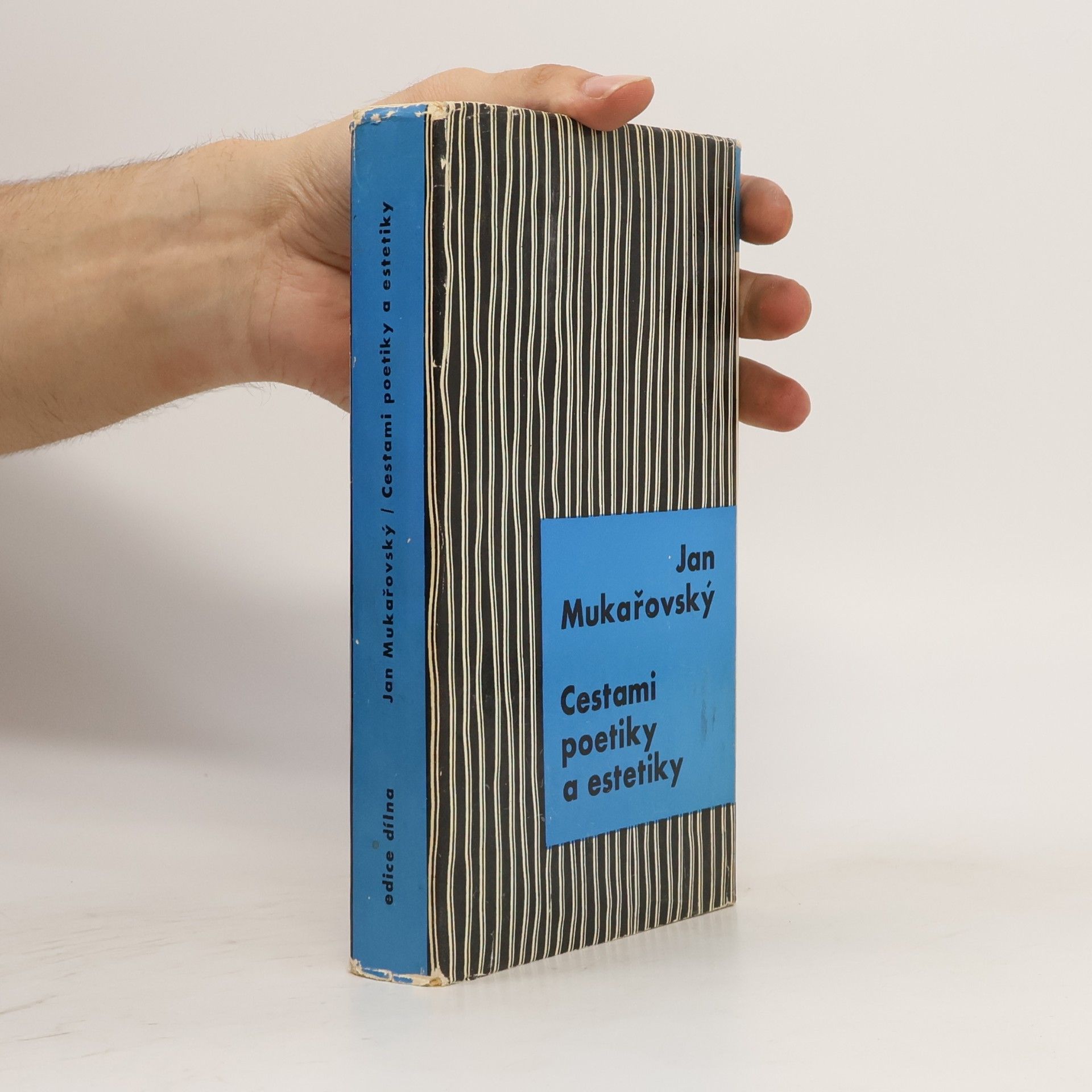 Cestami poetiky a estetiky
