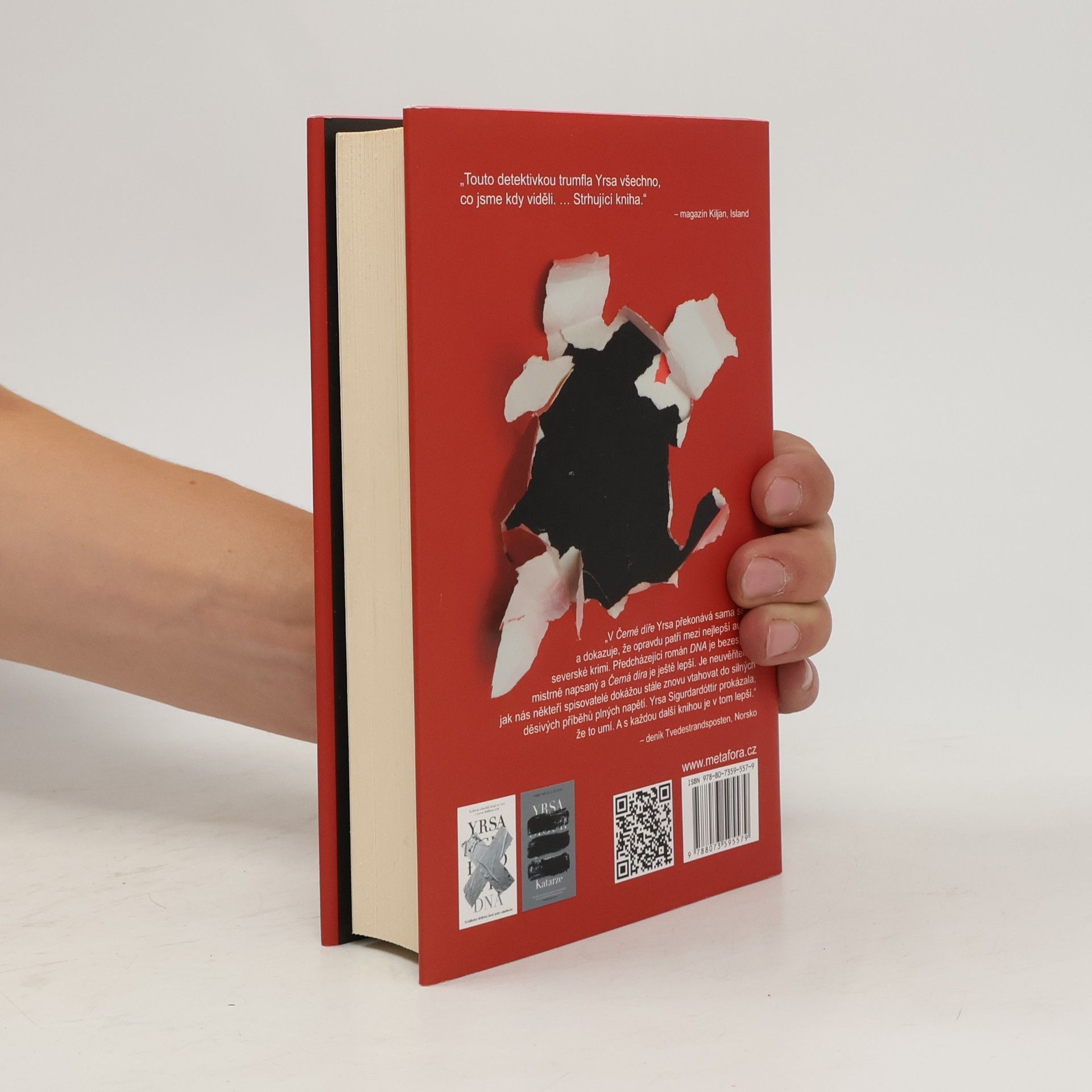 Yrsa Sigurðardóttir Černá díra