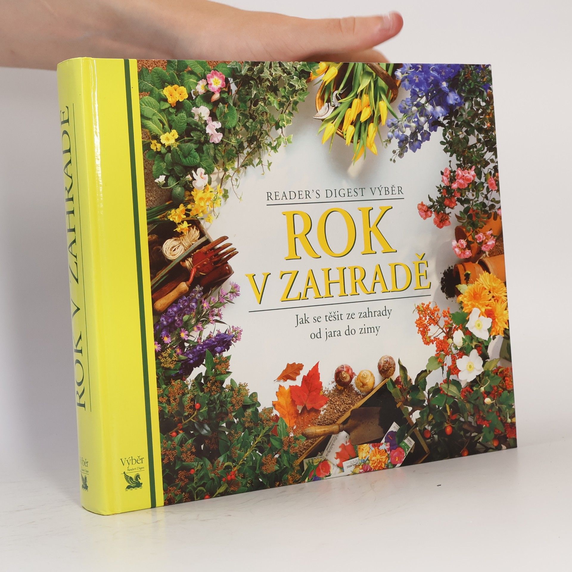 Autorenkollektiv Rok v zahradě. Jak se těšit ze zahrady od jara do zimy