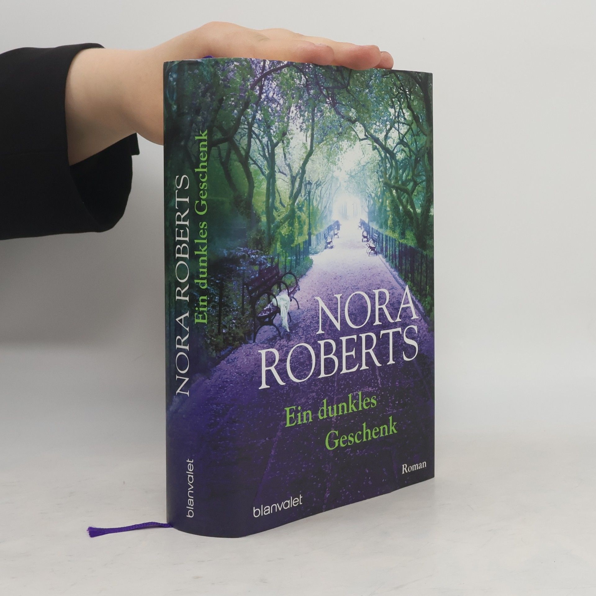 Nora Roberts Ein dunkles Geschenk