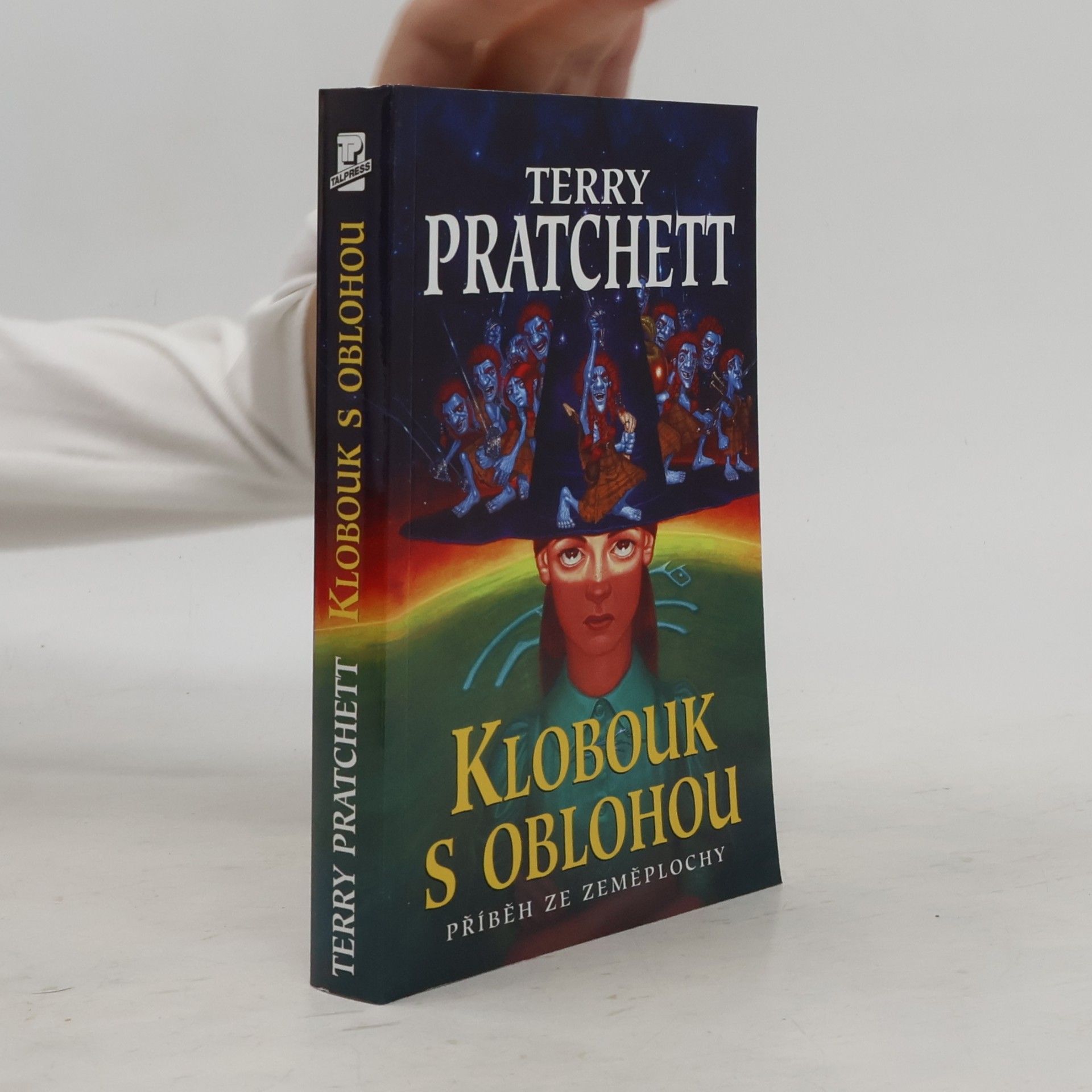Terry Pratchett Klobouk s oblohou