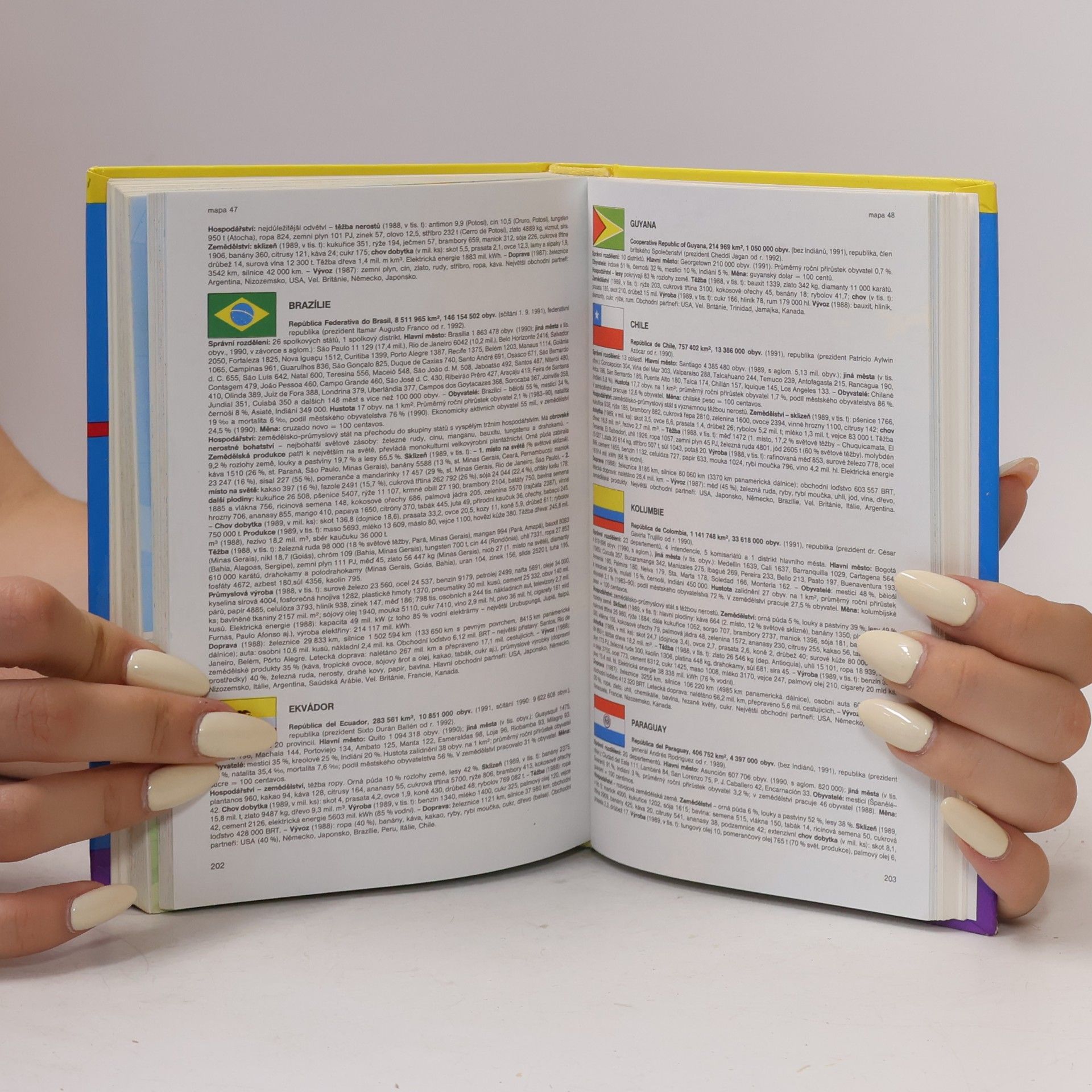 Collectif d'auteurs Kapesní atlas světa
