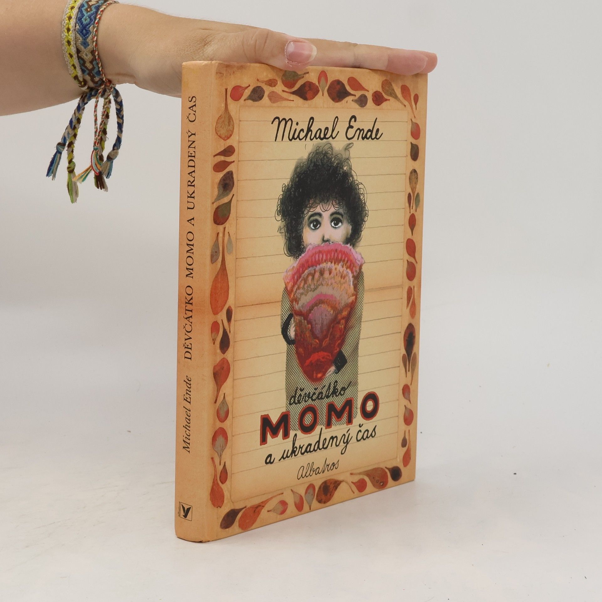 Michael Ende Děvčátko Momo a ukradený čas. Pohádkový román
