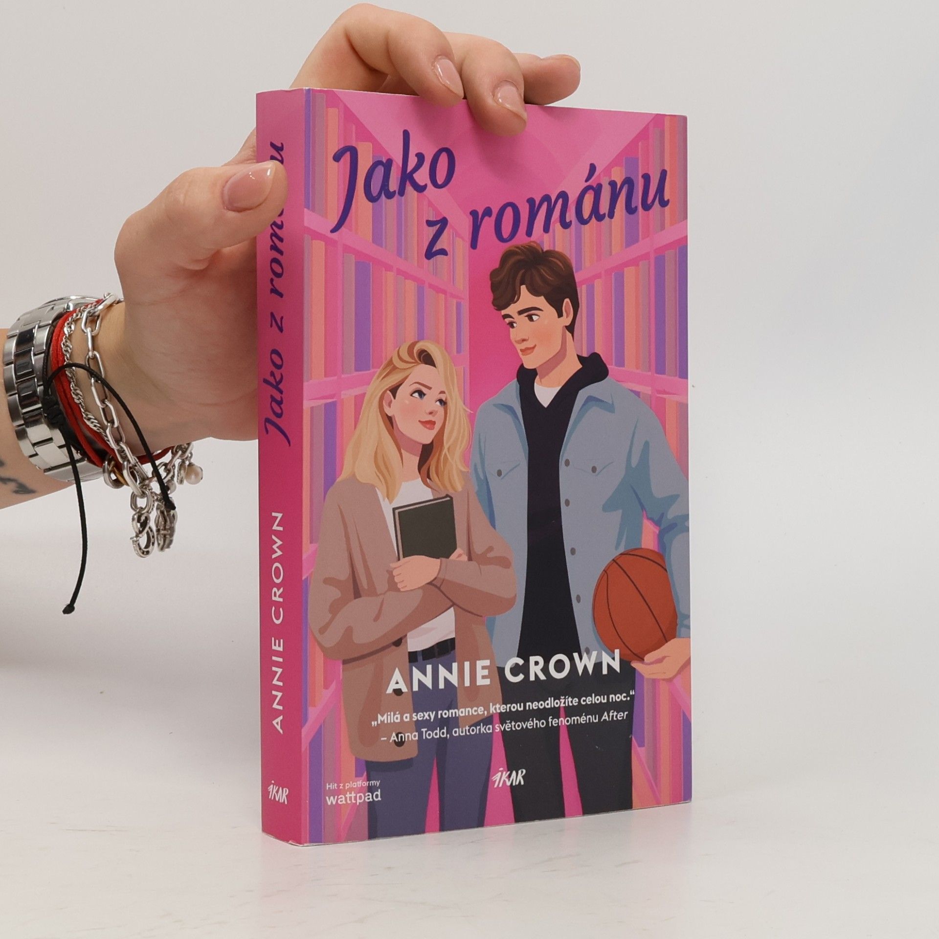 Annie Crown Jako z románu