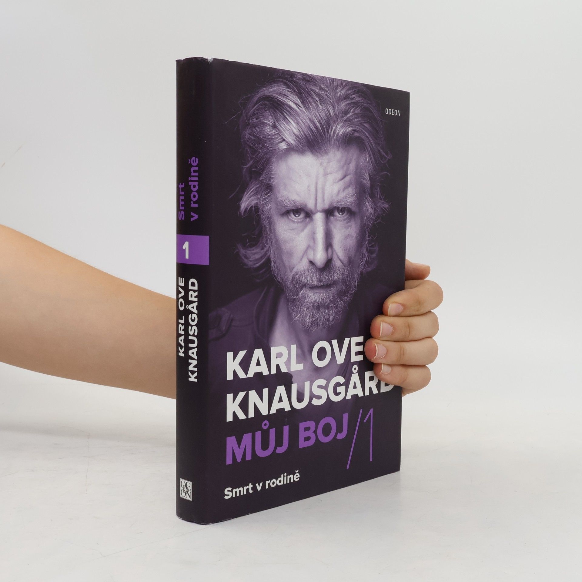 Karl Ove Knausgård Můj boj. 1, Smrt v rodině