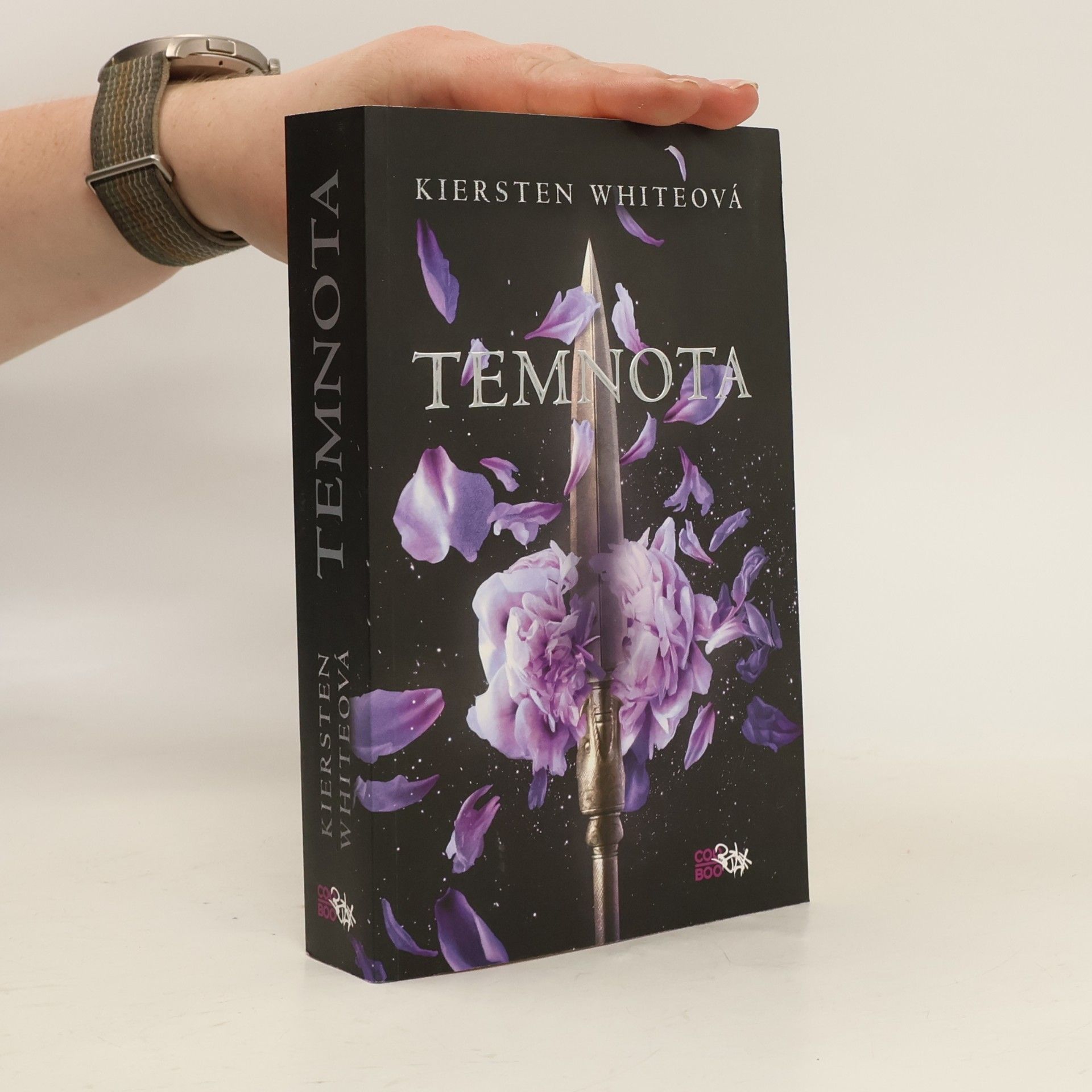 Kiersten White Temnota: Dobyvatelská sága 1