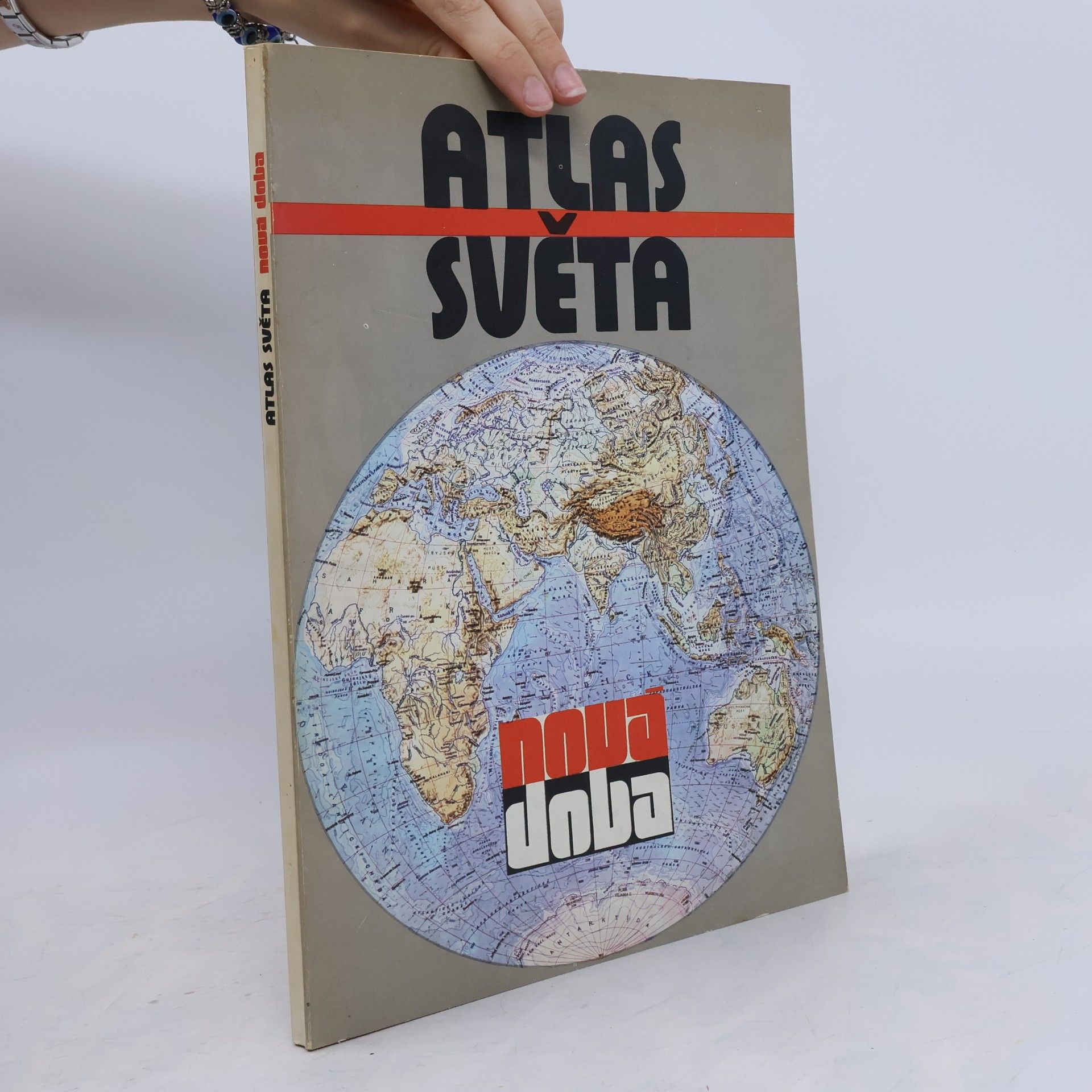 Autorenkollektiv Atlas světa