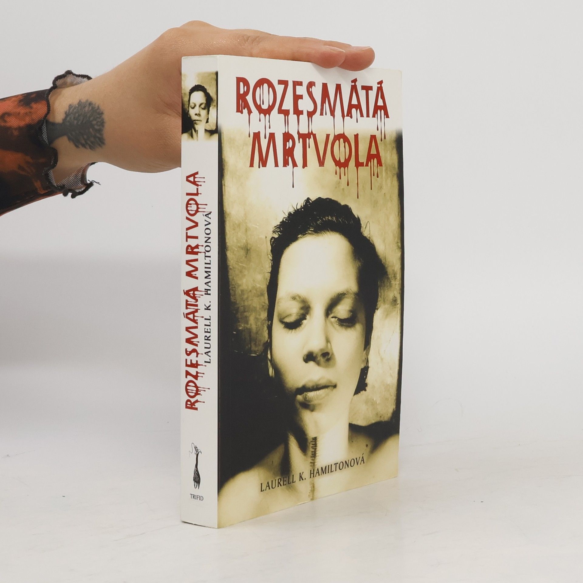 Laurell K. Hamilton Rozesmátá mrtvola
