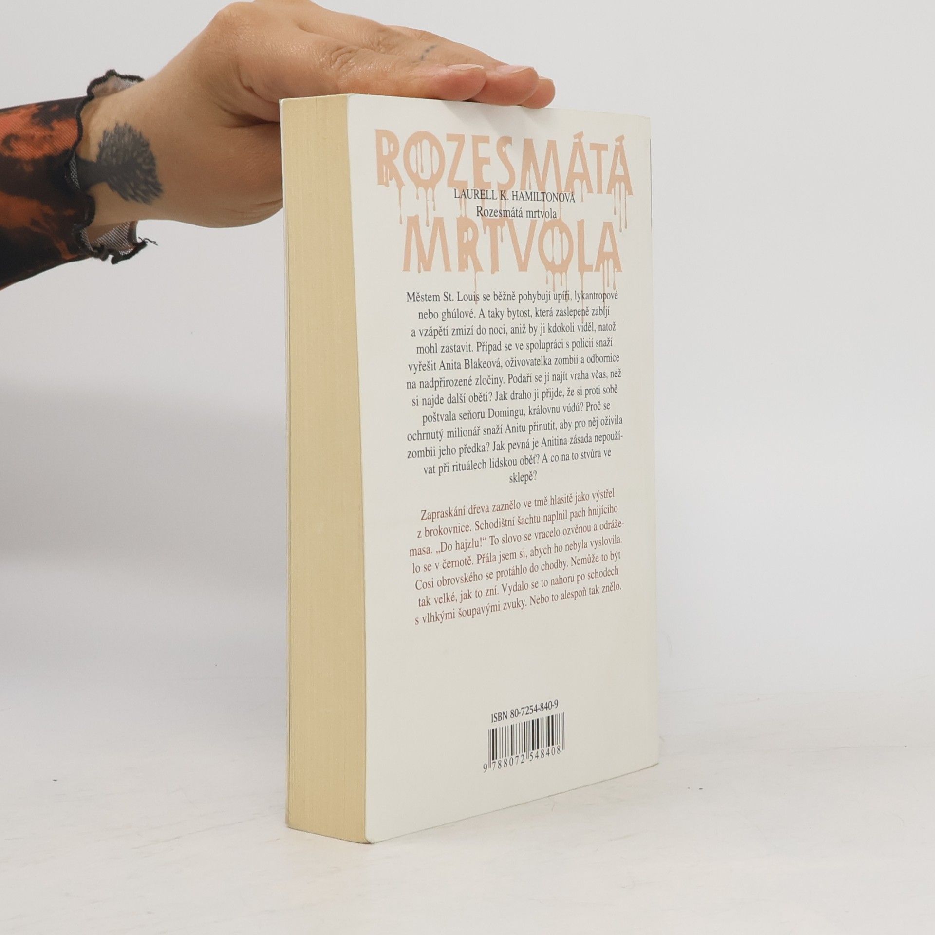 Laurell Kaye Hamilton Rozesmátá mrtvola