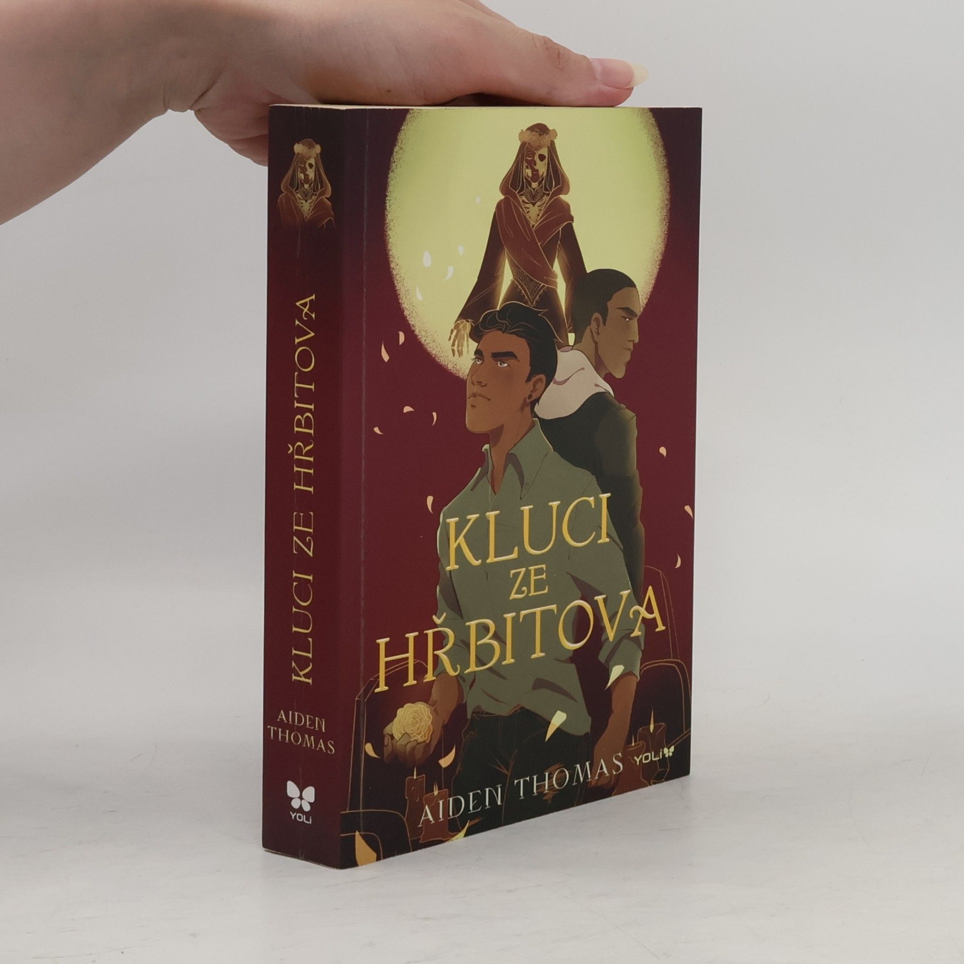 Aiden Thomas Kluci ze hřbitova