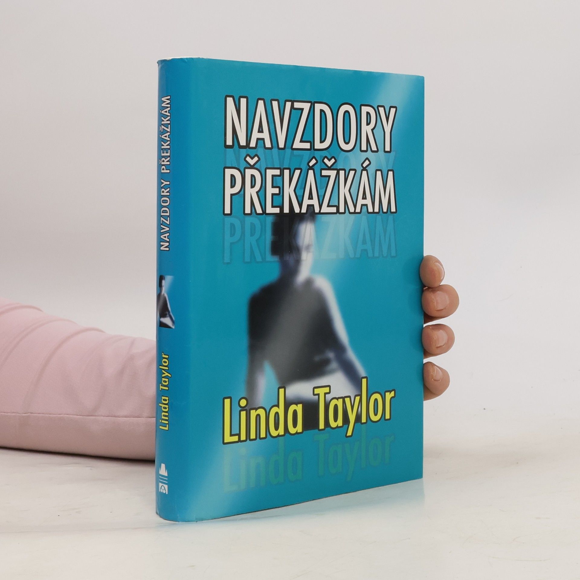 Navzdory překážkám