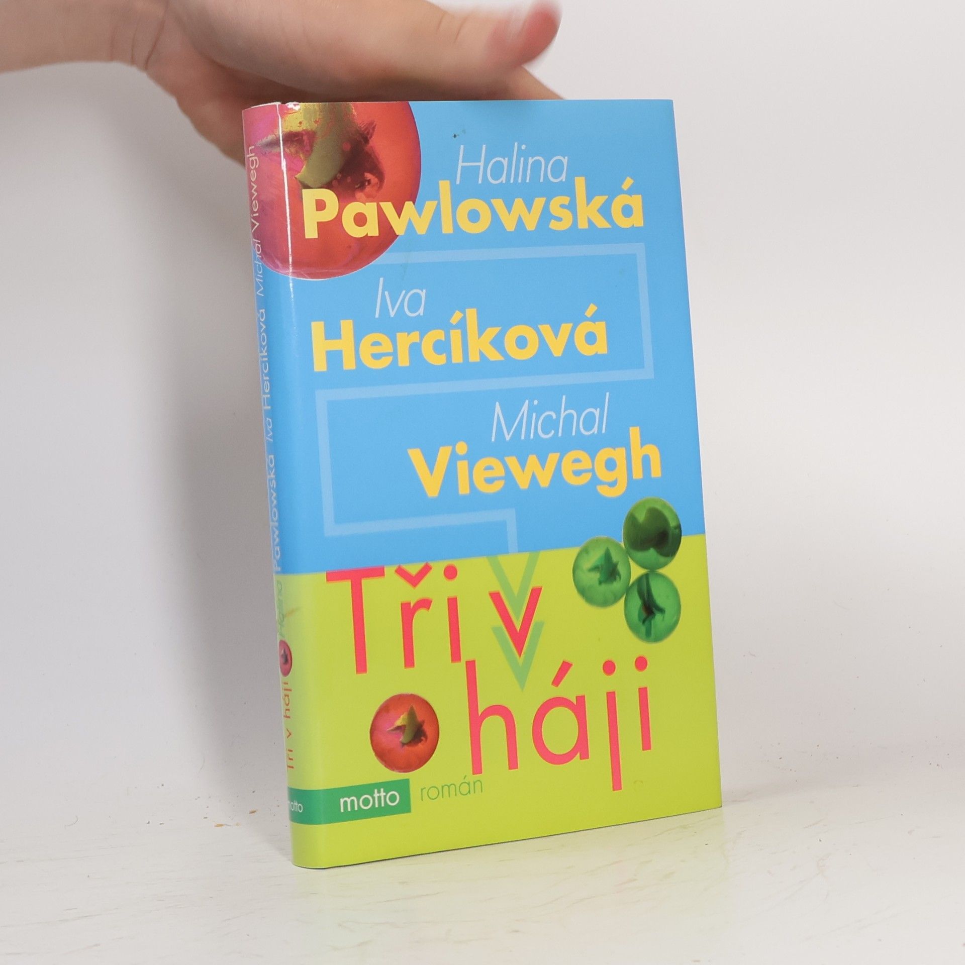 Tři v háji