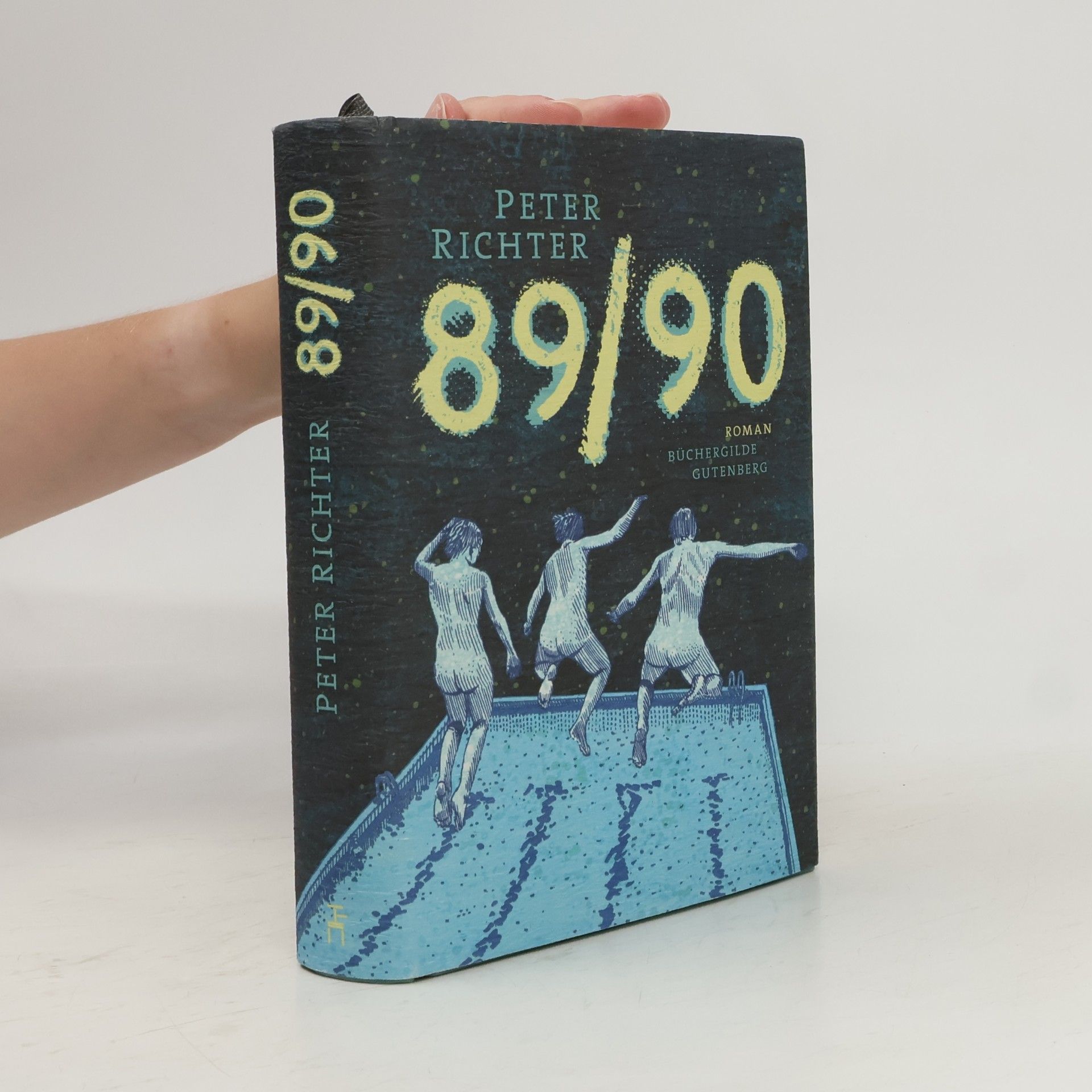 89/90