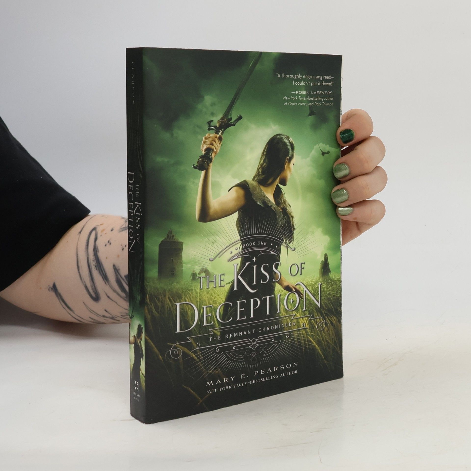 Mary E. Pearson The Kiss of Deception 1