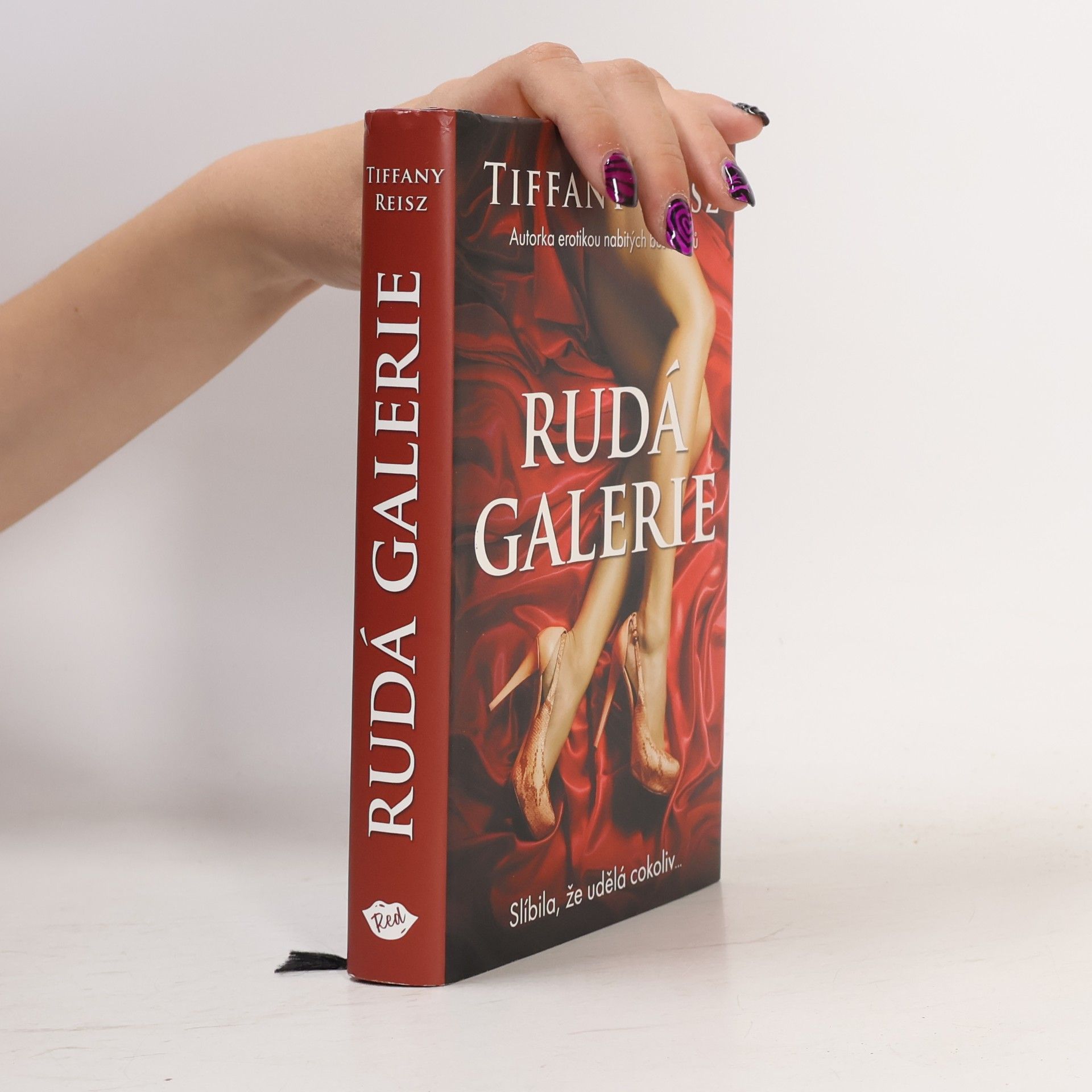 Tiffany Reisz Rudá galerie