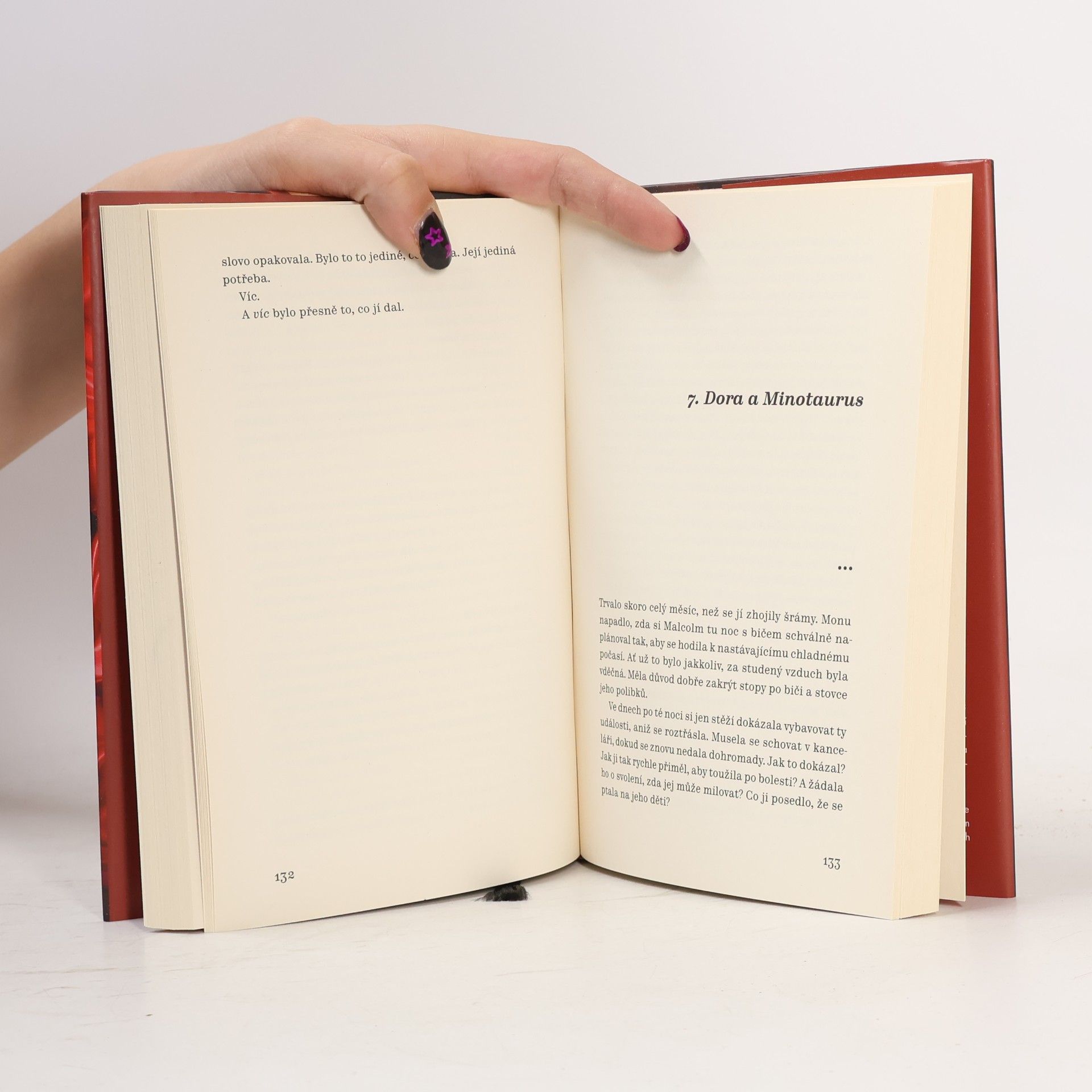 Tiffany Reisz Rudá galerie