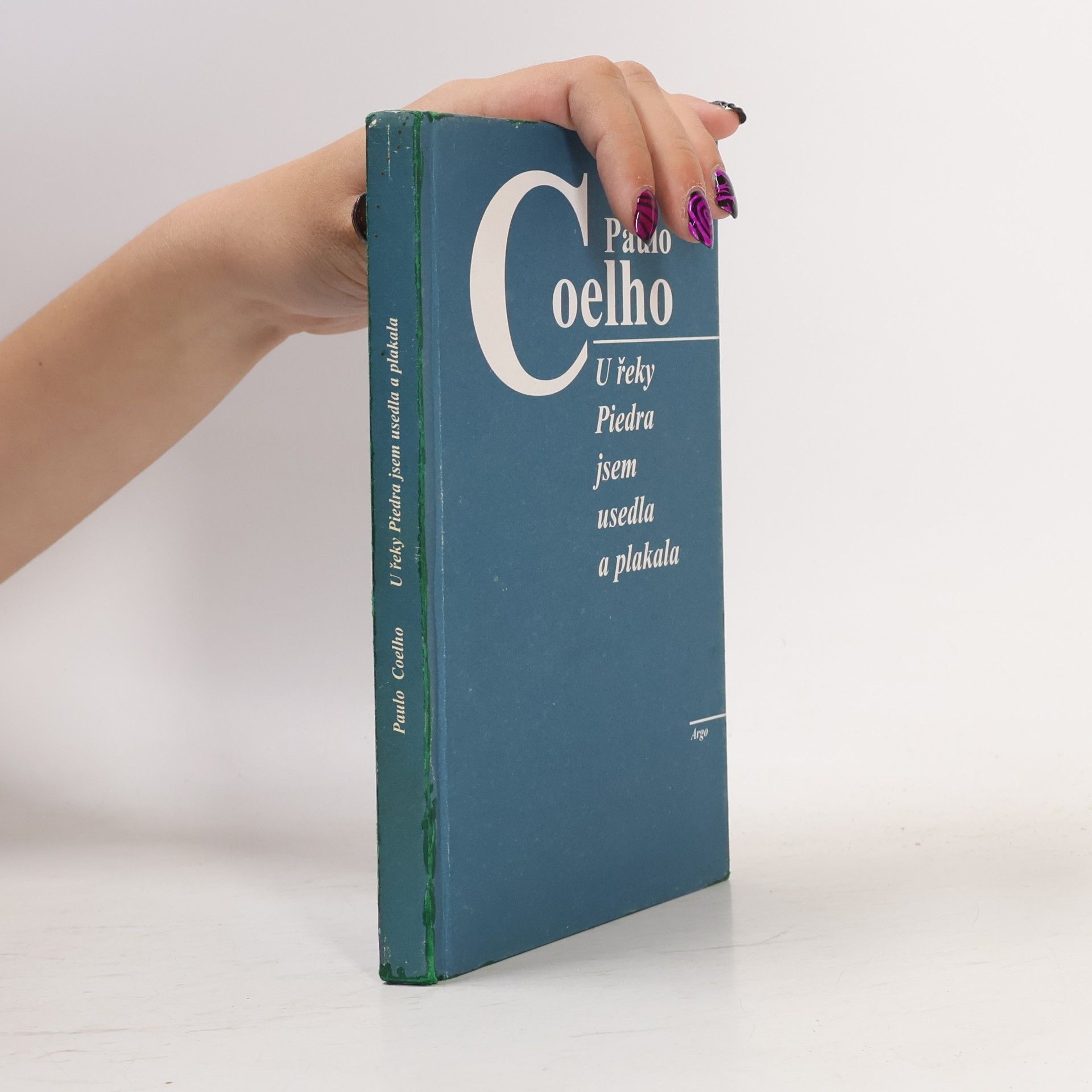 Paulo Coelho U řeky Piedra jsem usedla a plakala