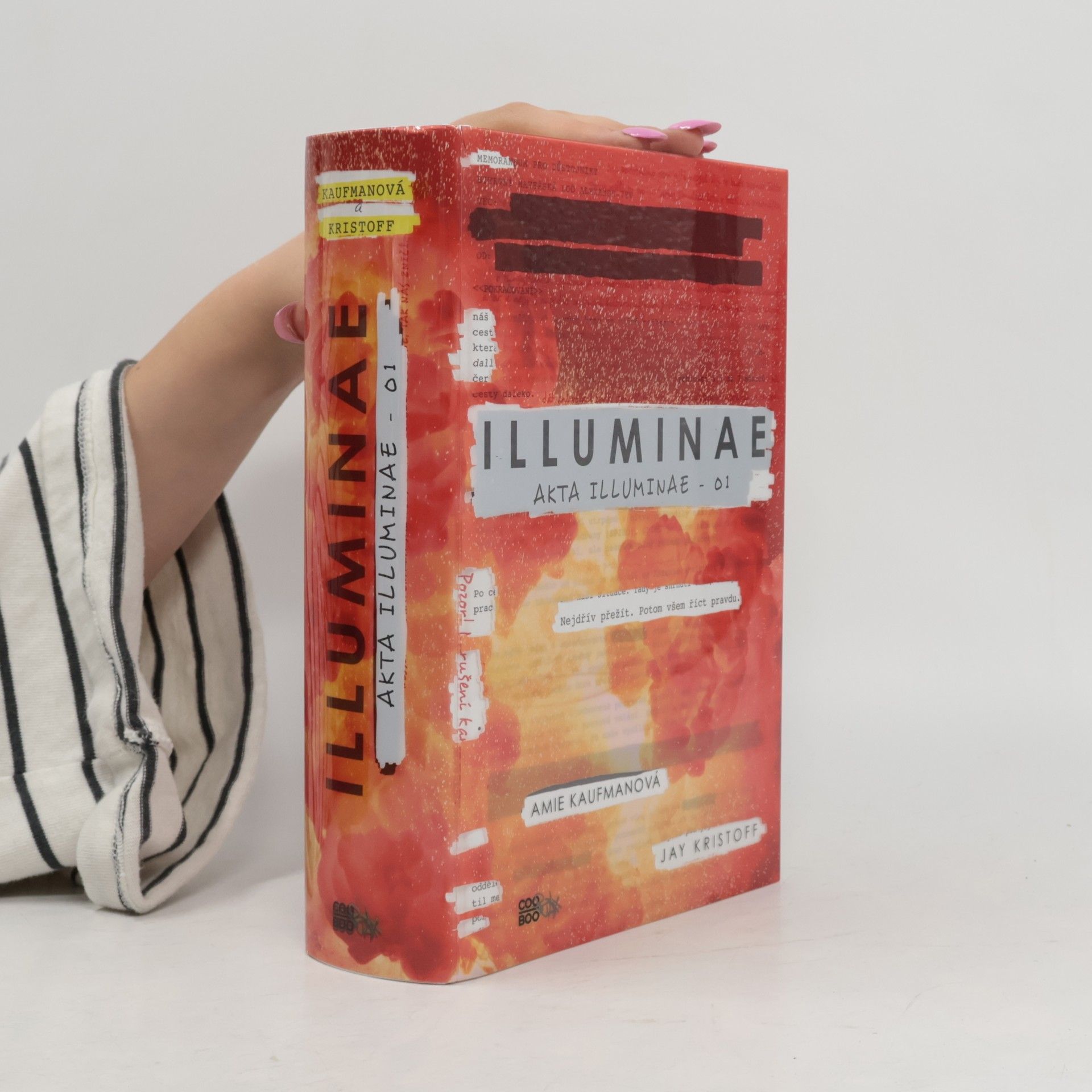 Amie Kaufman Akta illuminae 01, Illuminae