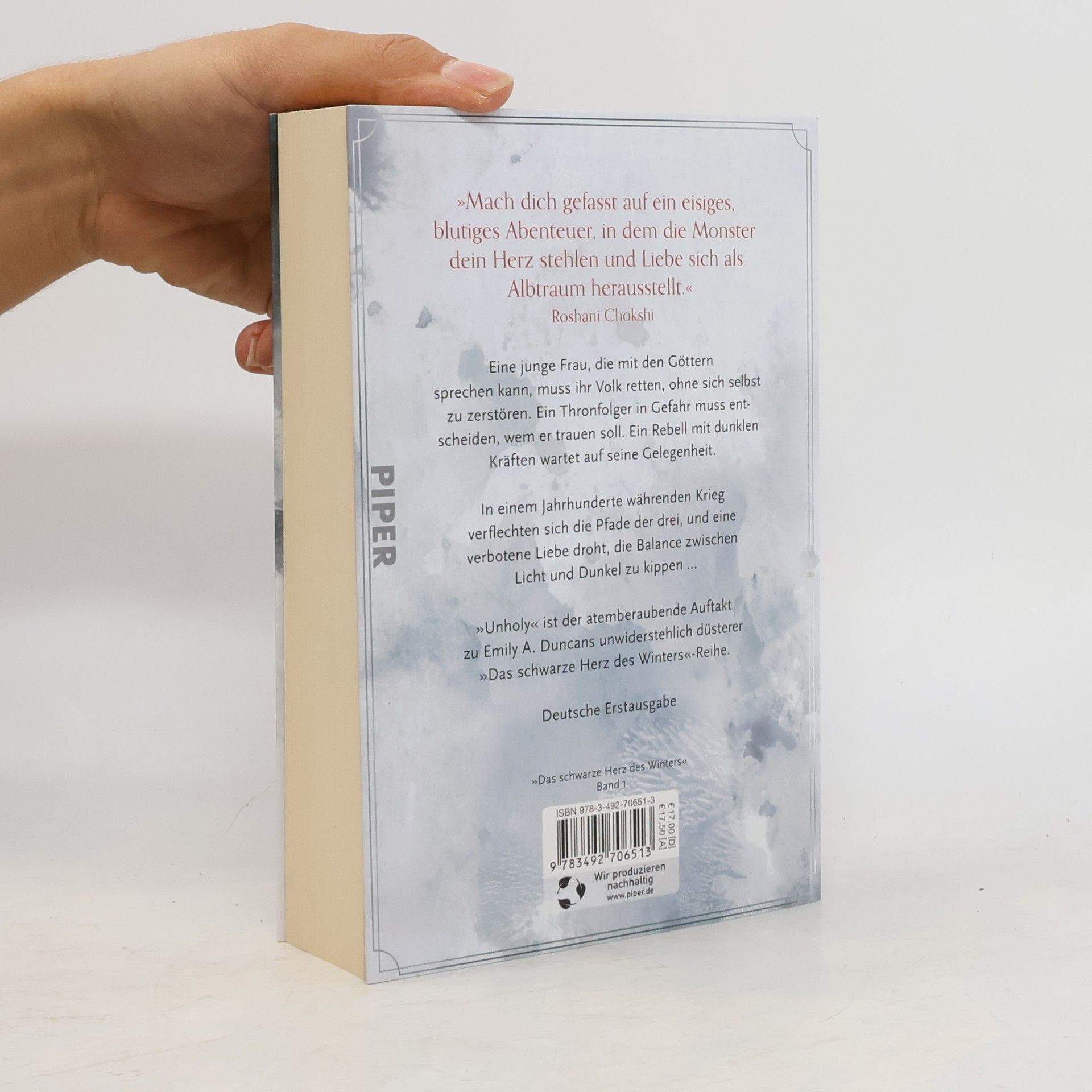Emily A. Duncan Das schwarze Herz des Winters. Unholy
