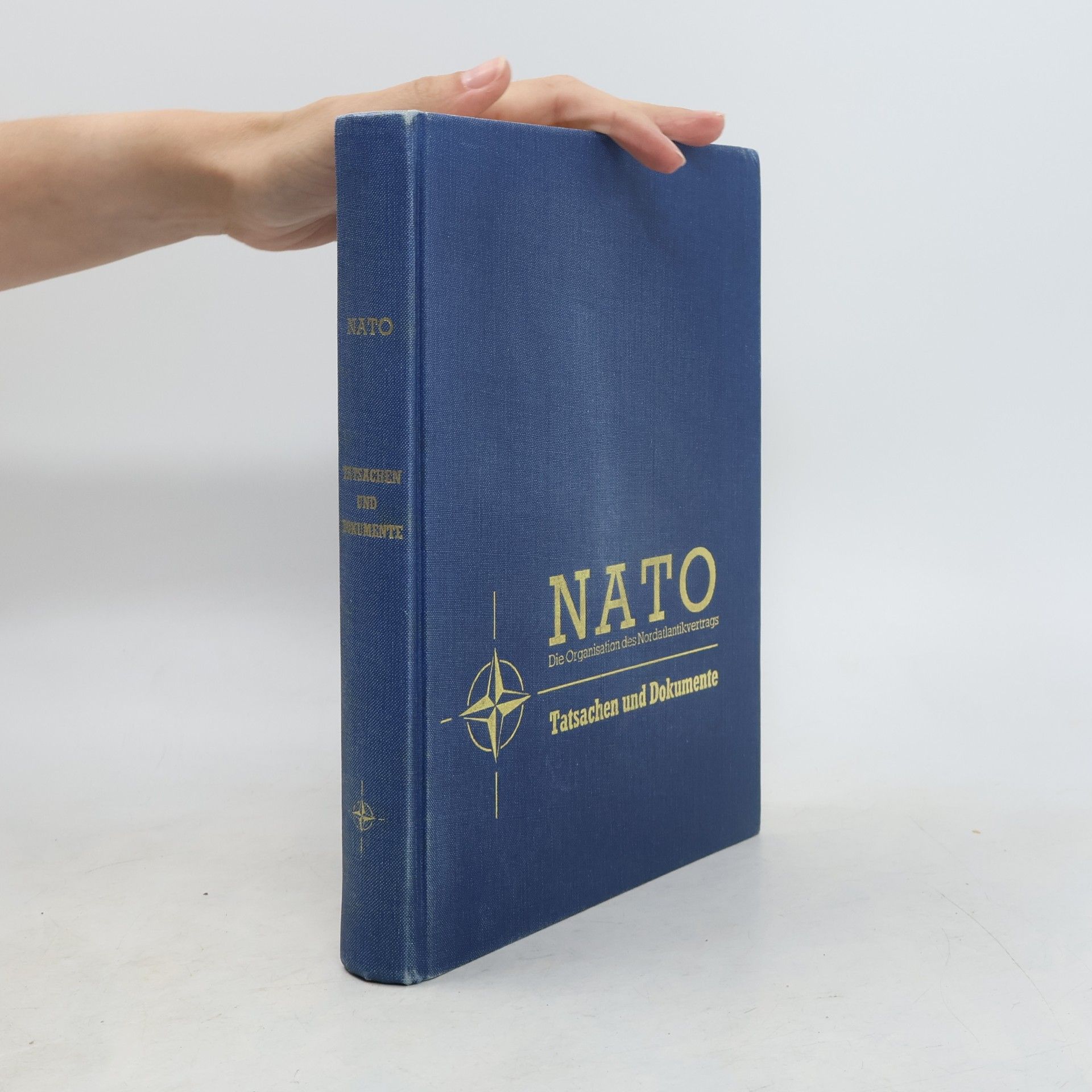 Collectif d'auteurs NATO