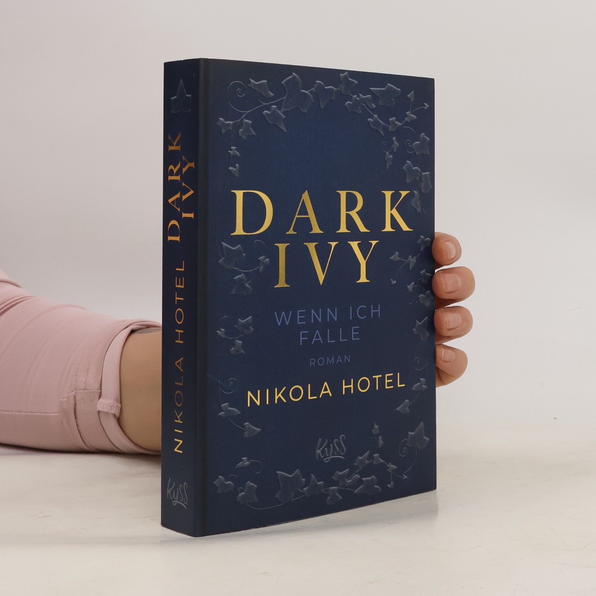 Nikola Hotel Dark Ivy - Wenn ich falle